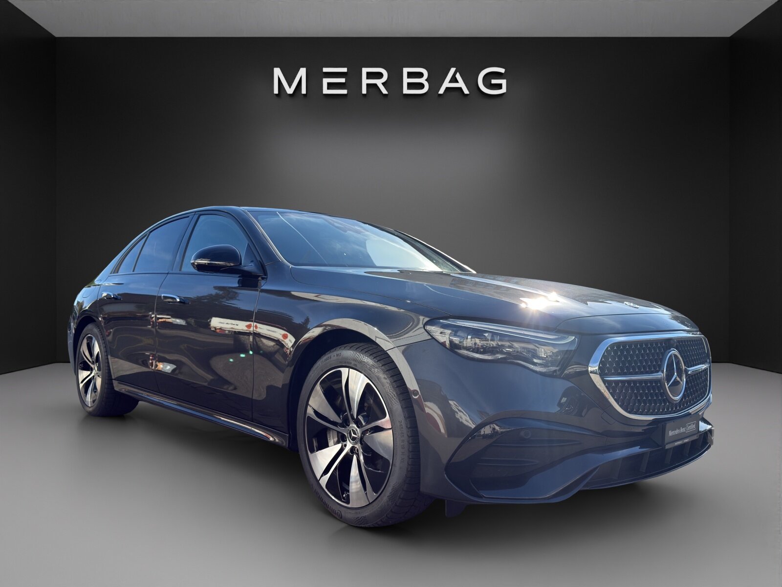 MERCEDES-BENZ E 300 e 4Matic EQ Hybrid 9G-Tronic
