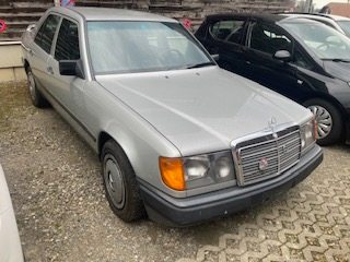 MERCEDES-BENZ W124 300 E, Essence, Voiture de collection, Automatique - 2