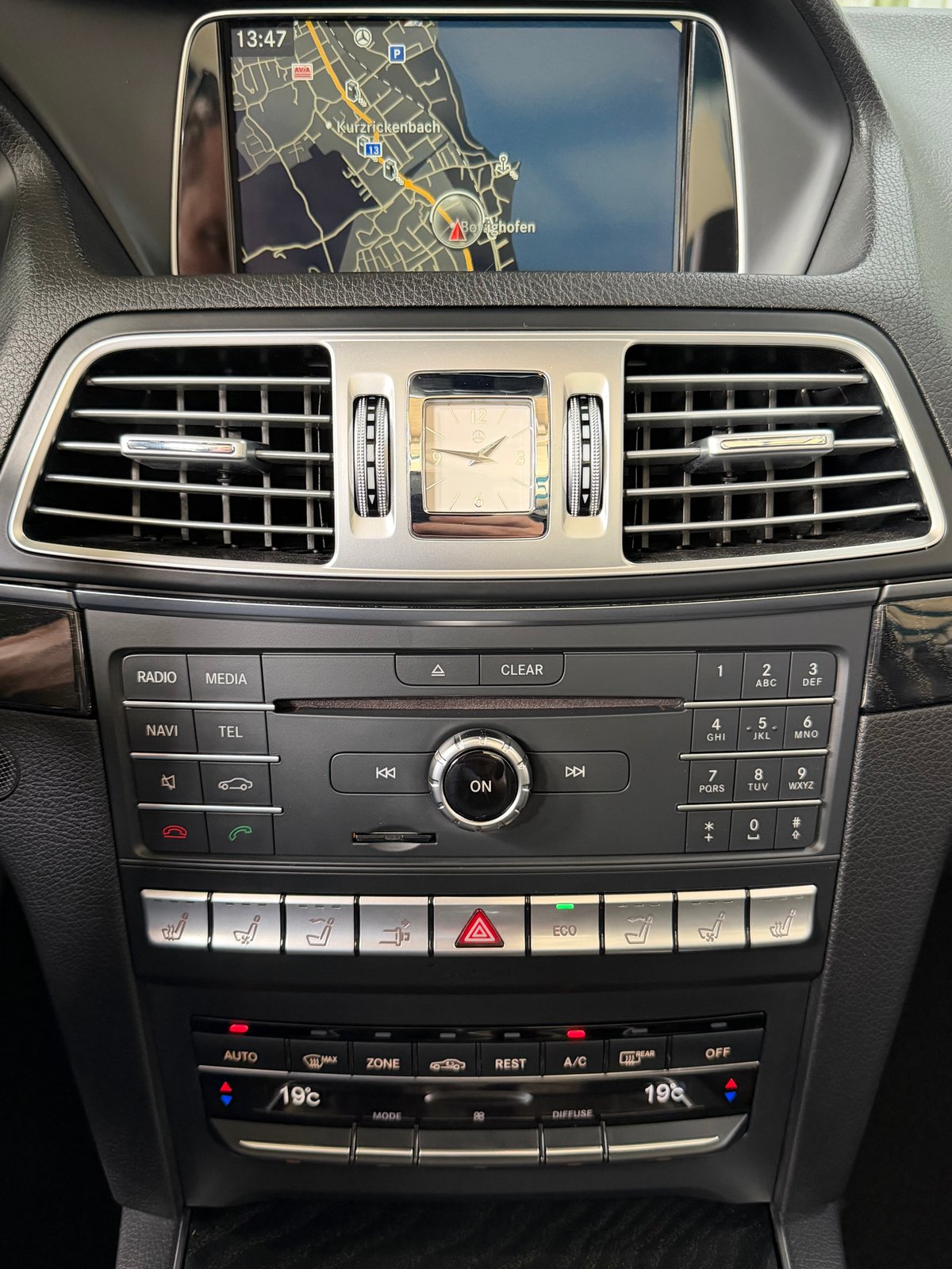 MERCEDES-BENZ E 320 AMG Sport Styling Paket 7G-Tronic, Benzin, Occasion / Gebraucht, Automatik - 5