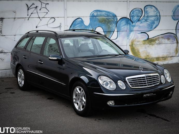 MERCEDES-BENZ E 320 Classic Automatic, Petrol, Second hand / Used, Automatic
