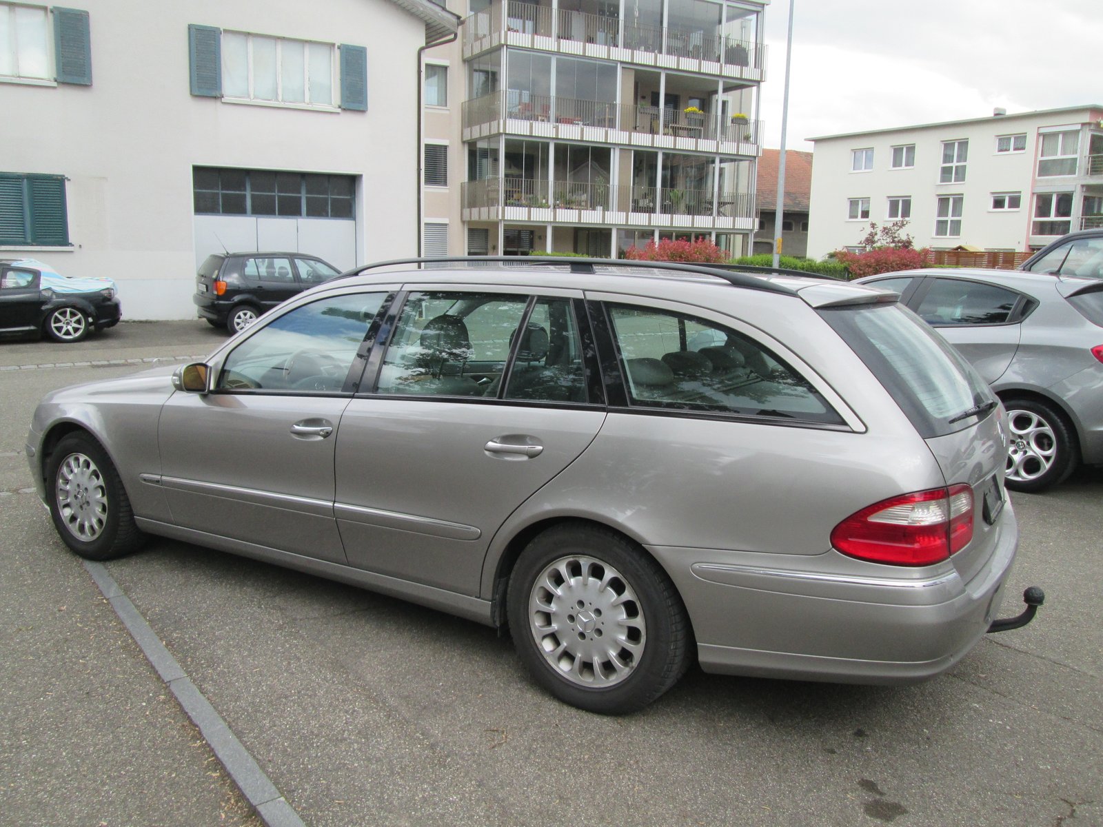 MERCEDES-BENZ E 320 CDI Elégance Automatic, Diesel, Occasion / Gebraucht, Automatik - 3