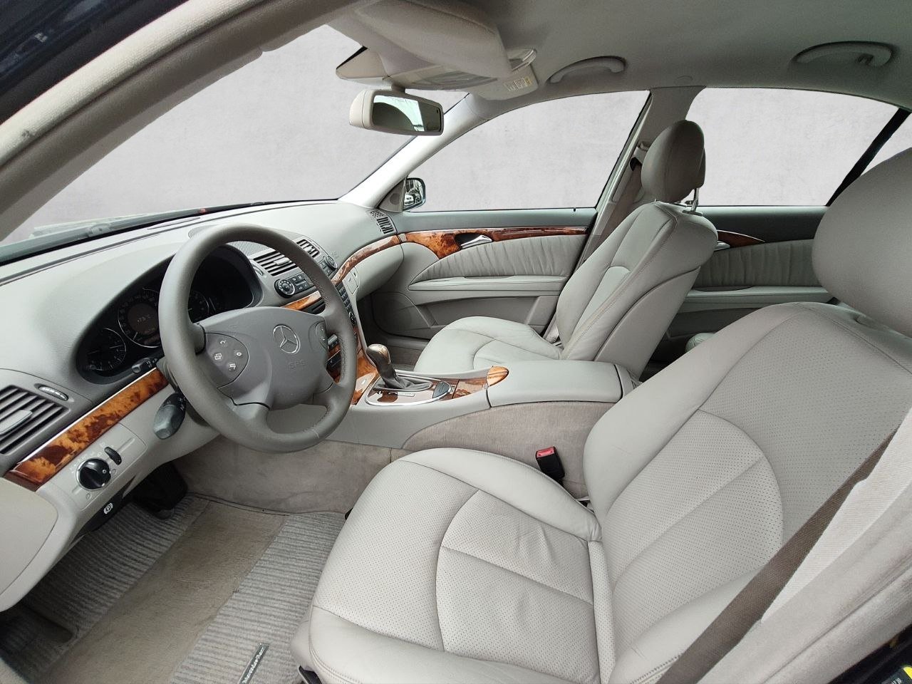 MERCEDES-BENZ E 320 Elégance Automatic, Petrol, Second hand / Used, Automatic - 5