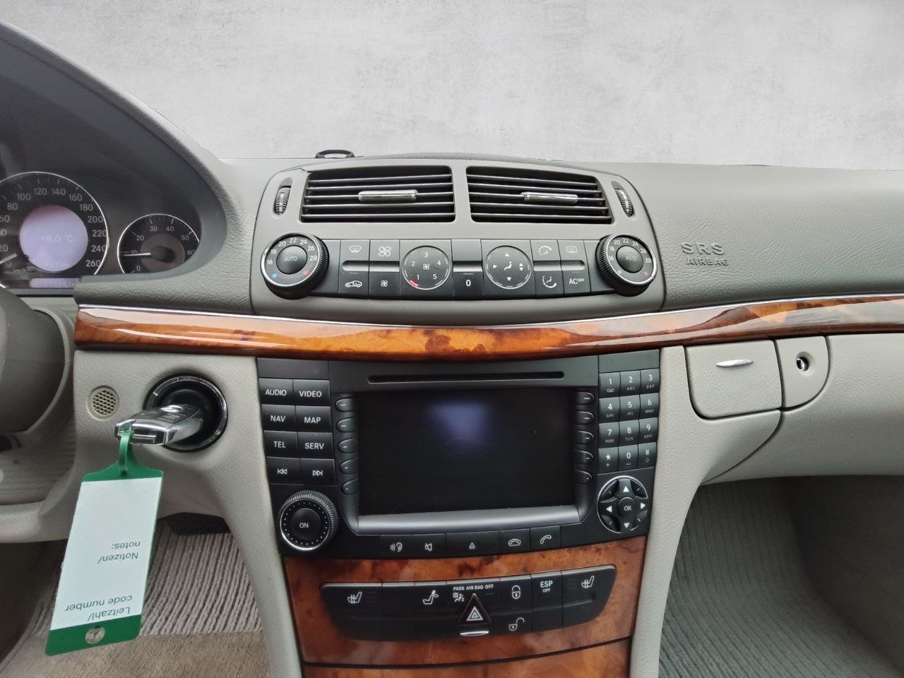 MERCEDES-BENZ E 320 Elégance Automatic, Petrol, Second hand / Used, Automatic - 7