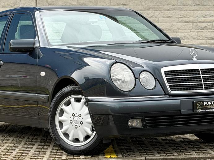 MERCEDES-BENZ E 320 Elégance Automatic, Petrol, Second hand / Used, Automatic