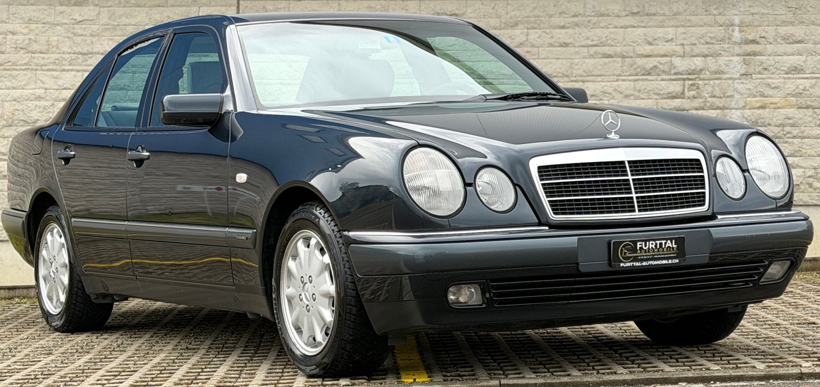 MERCEDES-BENZ E 320 Elégance Automatic, Petrol, Second hand / Used, Automatic - 2