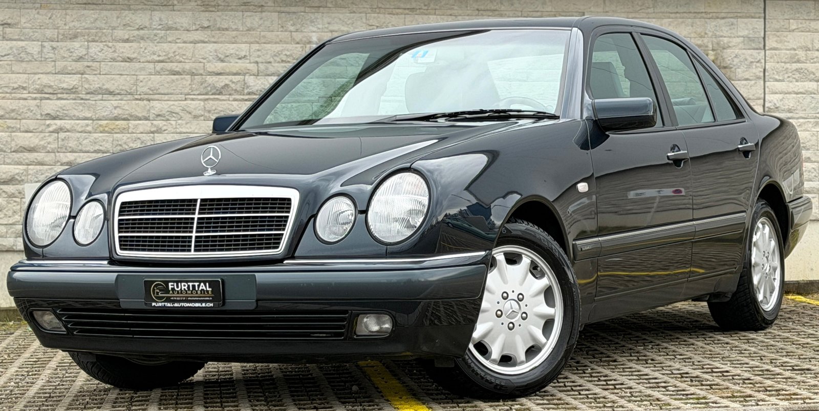 MERCEDES-BENZ E 320 Elégance Automatic, Petrol, Second hand / Used, Automatic - 4