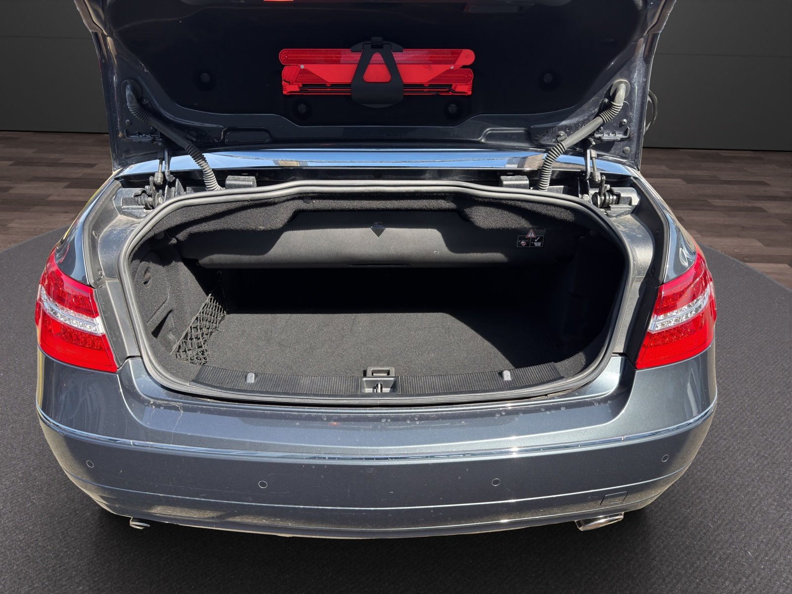 MERCEDES-BENZ E 350 CGI BlueEfficiency 7G-Tronic Top Zustan, Benzin, Occasion / Gebraucht, Automatik - 6
