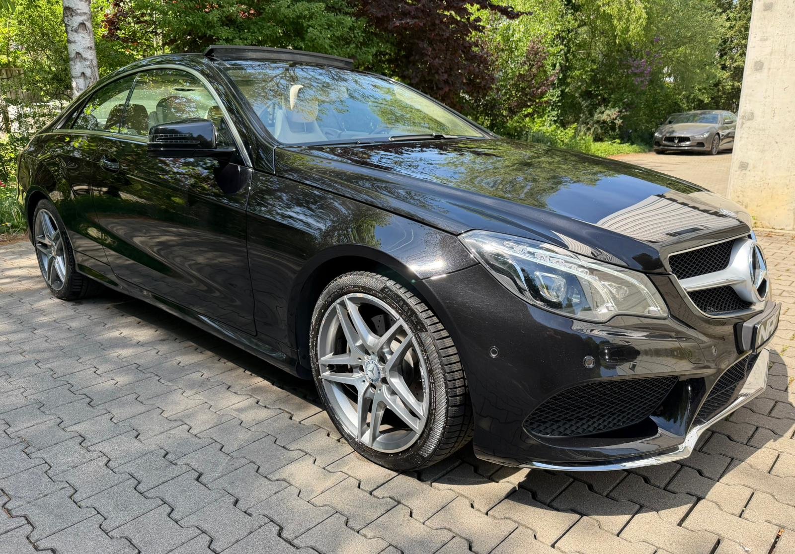 MERCEDES-BENZ E 350 4Matic AMG Line 7G-Tronic, Essence, Occasion / Utilisé, Automatique - 7