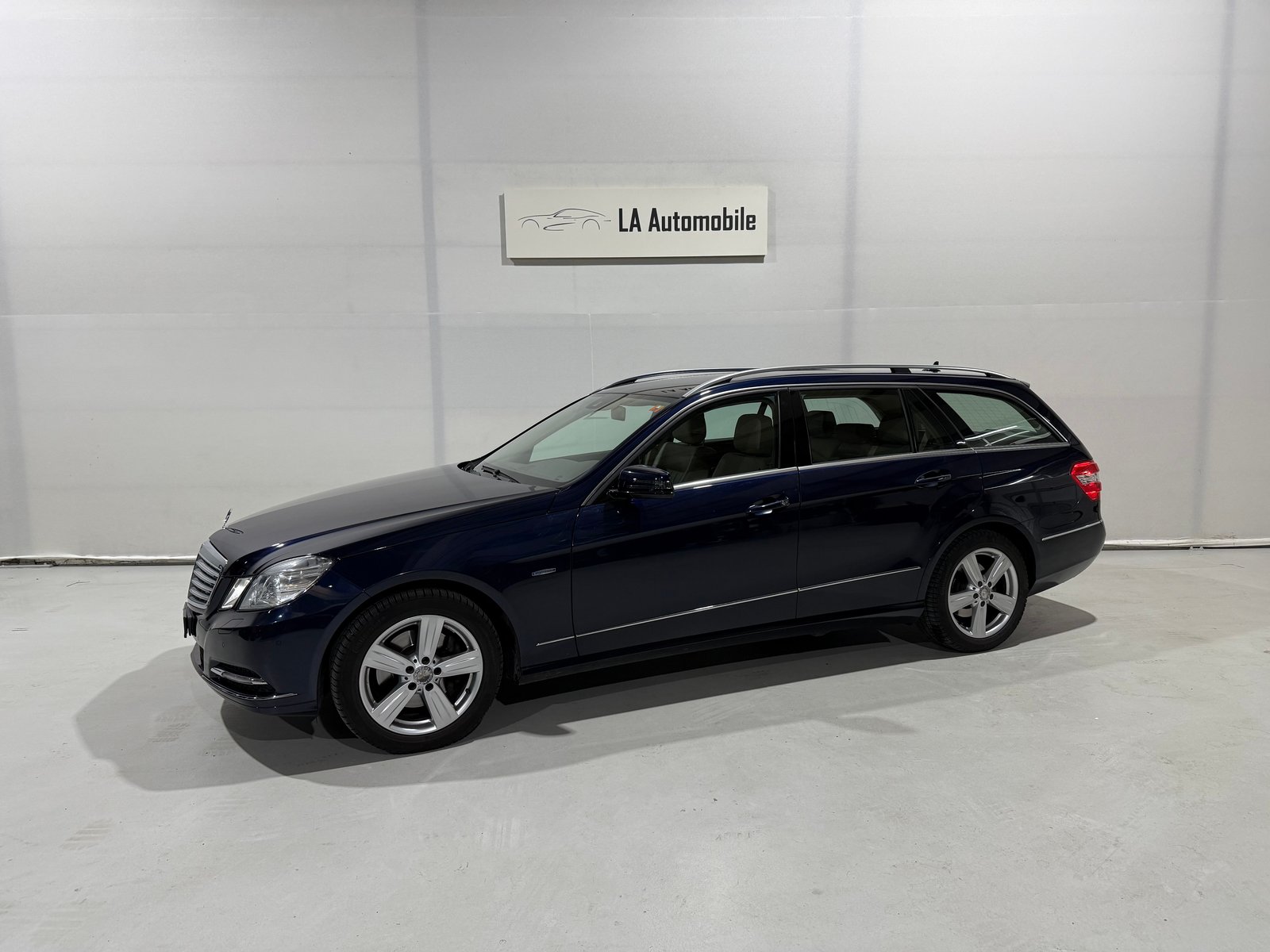 MERCEDES-BENZ E 350 CGI BlueEfficiency Elégance 4Matic 7G-T, Benzin, Occasion / Gebraucht, Automatik - 2