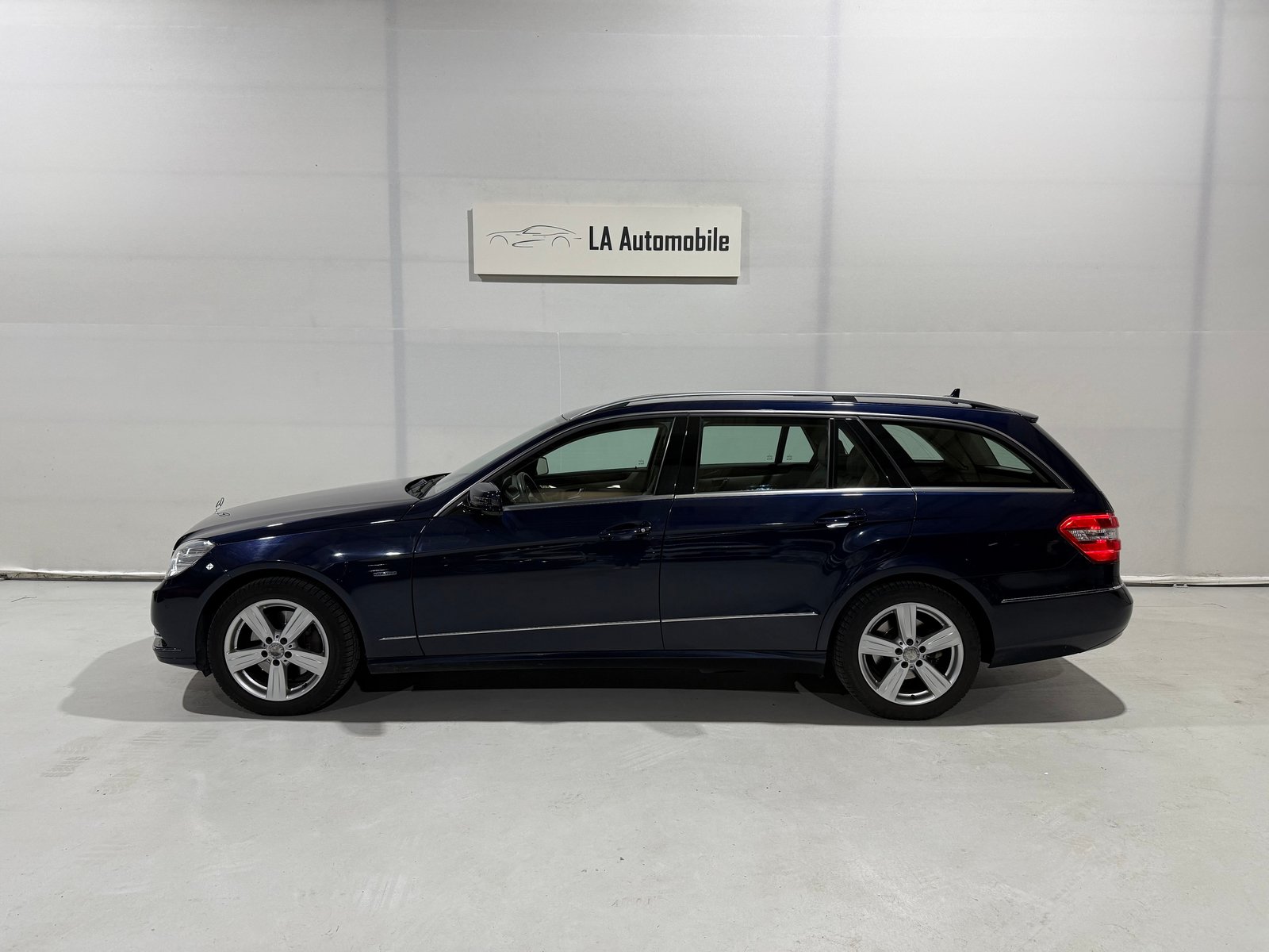 MERCEDES-BENZ E 350 CGI BlueEfficiency Elégance 4Matic 7G-T, Benzin, Occasion / Gebraucht, Automatik - 3