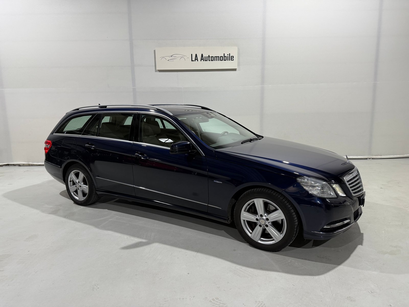 MERCEDES-BENZ E 350 CGI BlueEfficiency Elégance 4Matic 7G-T, Benzin, Occasion / Gebraucht, Automatik - 6