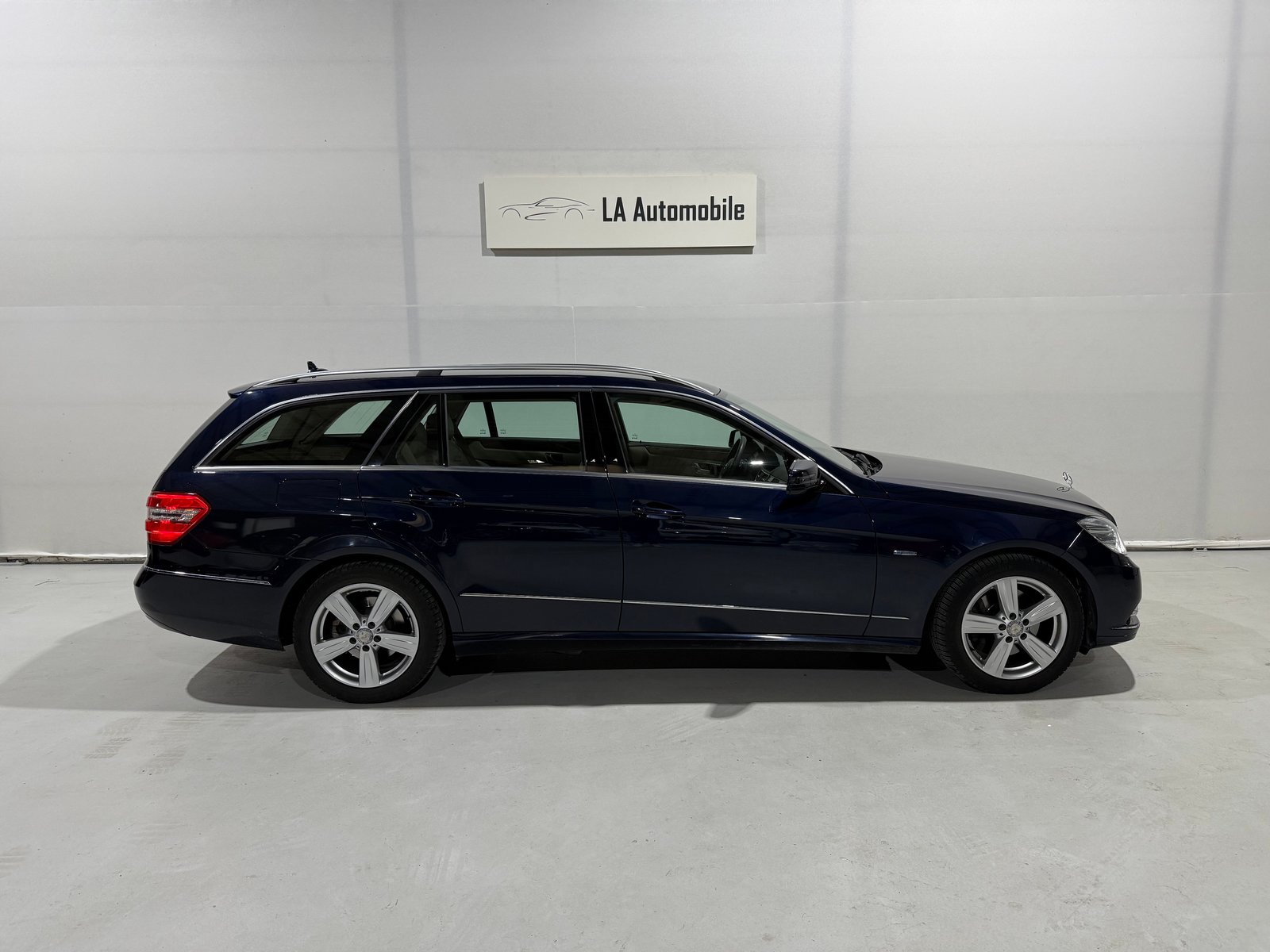MERCEDES-BENZ E 350 CGI BlueEfficiency Elégance 4Matic 7G-T, Benzin, Occasion / Gebraucht, Automatik - 7