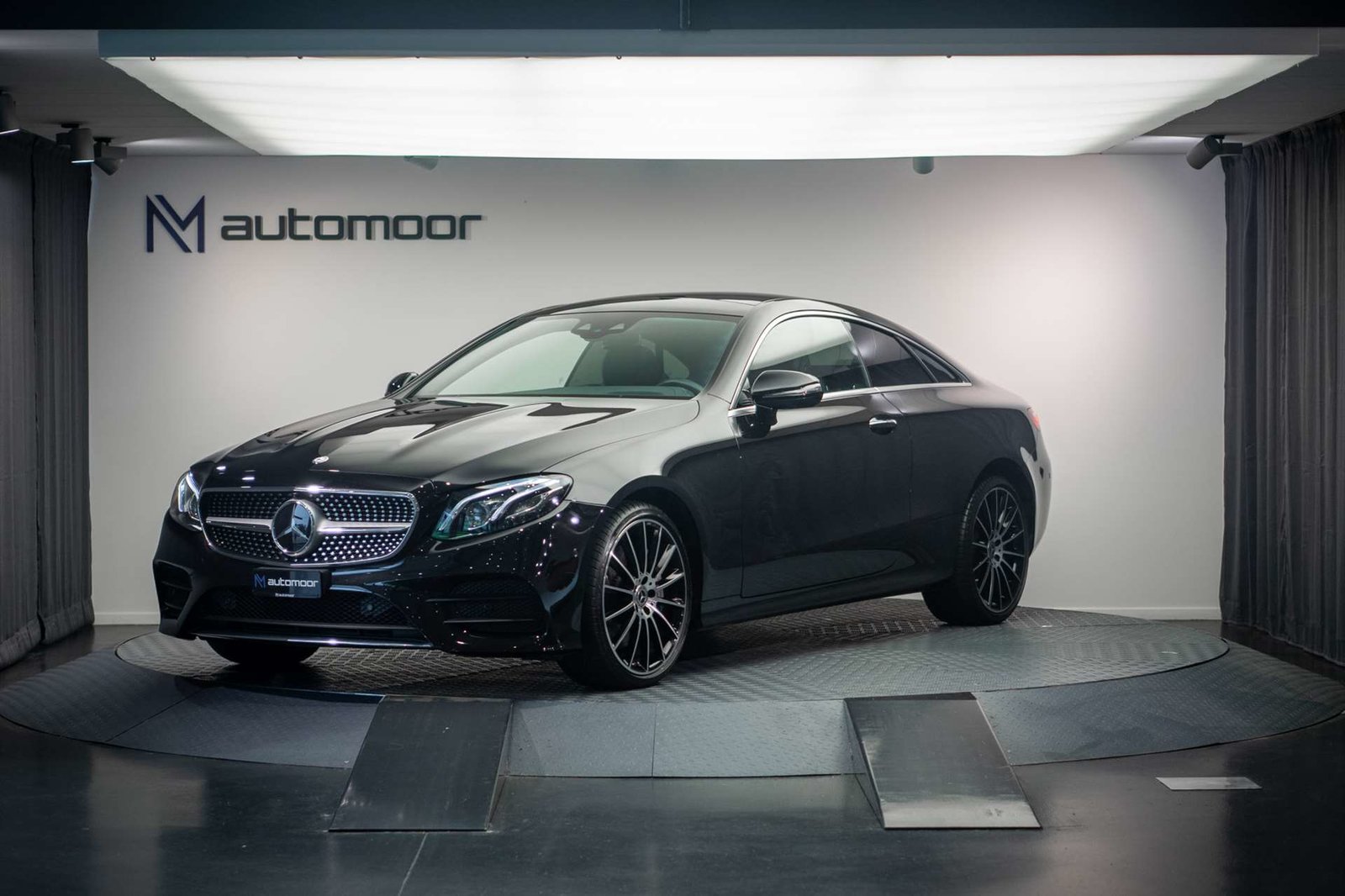 MERCEDES-BENZ E 400 Coupé AMG Line 4 Matic 9G-Tronic *Panorama* *Burmester