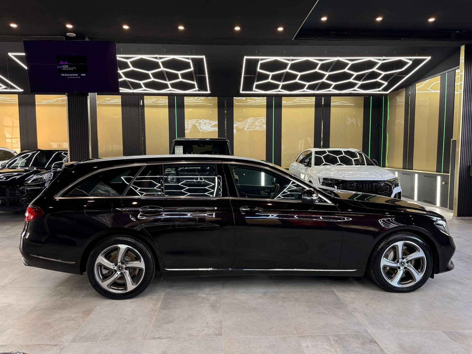 MERCEDES-BENZ E 400 Exclusive 4 Matic 9G-Tronic, Essence, Occasion / Utilisé, Automatique - 4