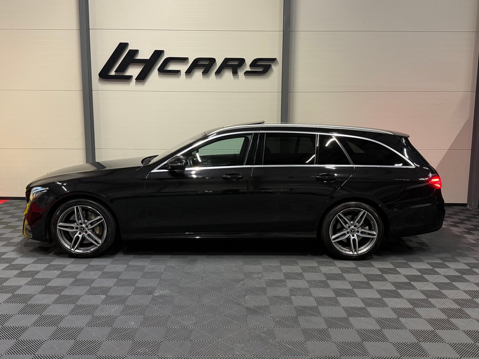 MERCEDES-BENZ E 400 d AMG Line 4matic Kombi, Diesel, Second hand / Used, Automatic - 2