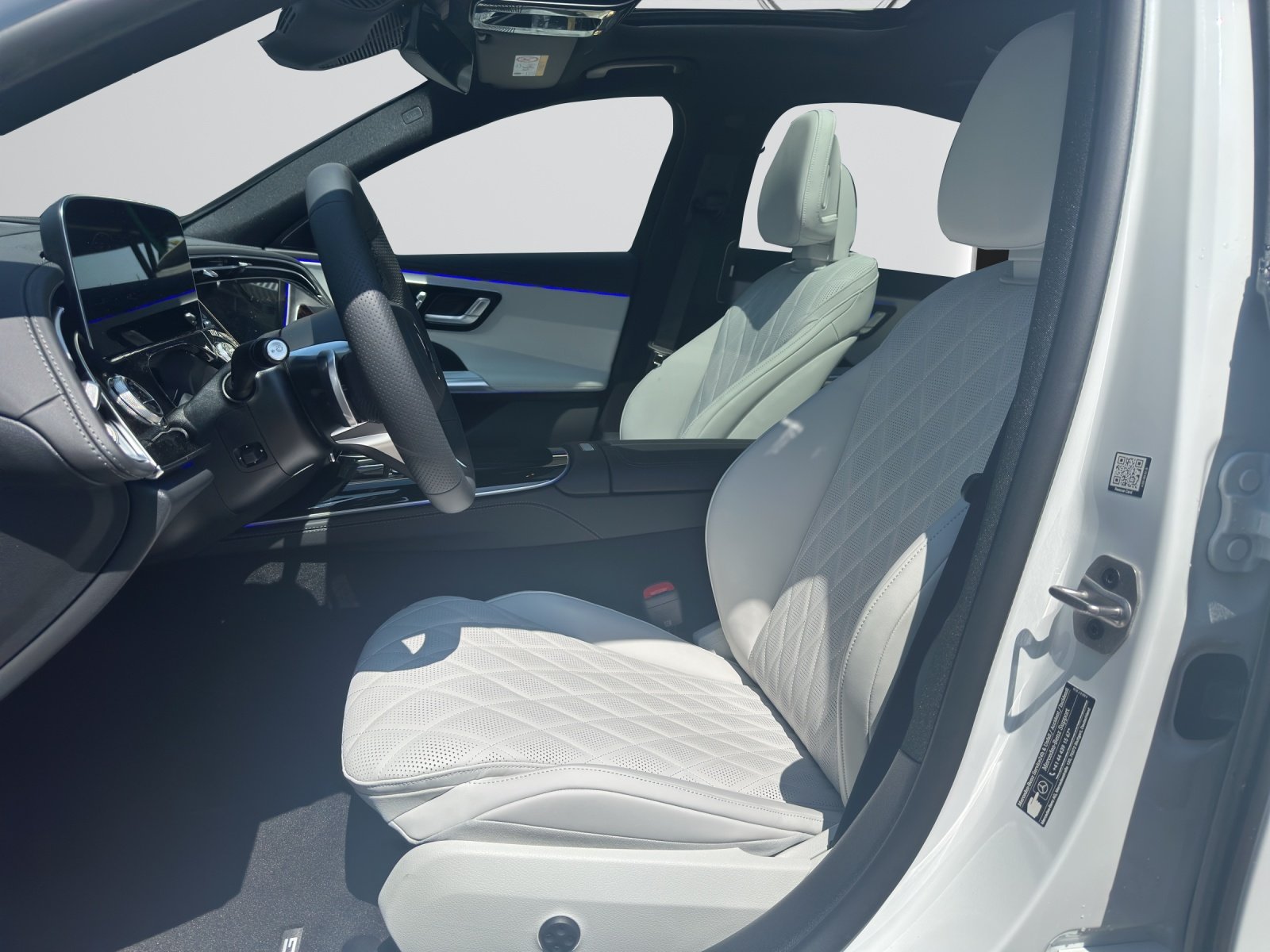 MERCEDES-BENZ E 400 e 4Matic 9G-Tronic, Plug-in-Hybrid Benzin/Elektro, Neuwagen, Automatik - 5
