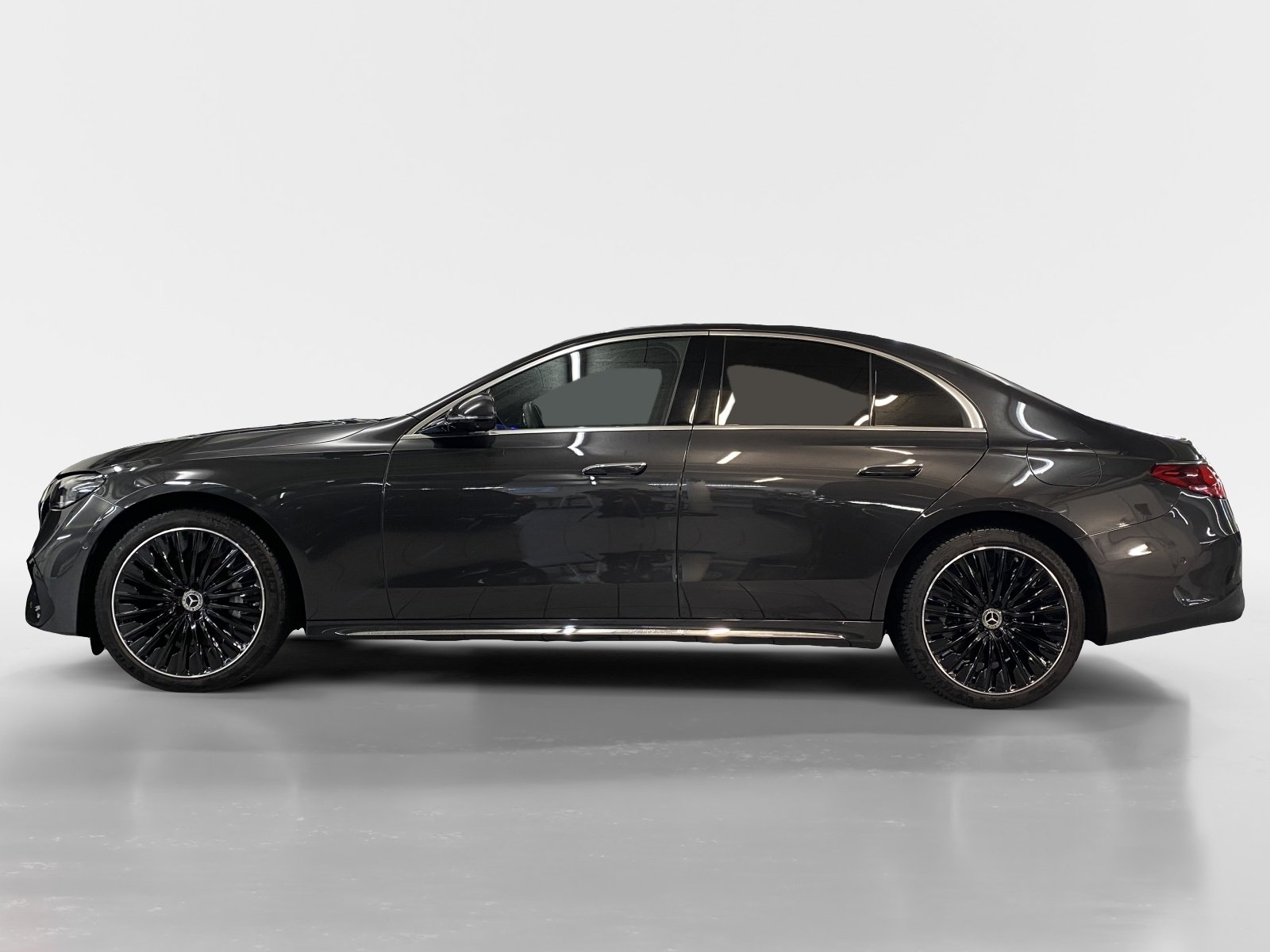 MERCEDES-BENZ E 400 e AMG Line 4MATIC, Plug-in-Hybrid Benzin/Elektro, Occasion / Gebraucht, Automatik - 4