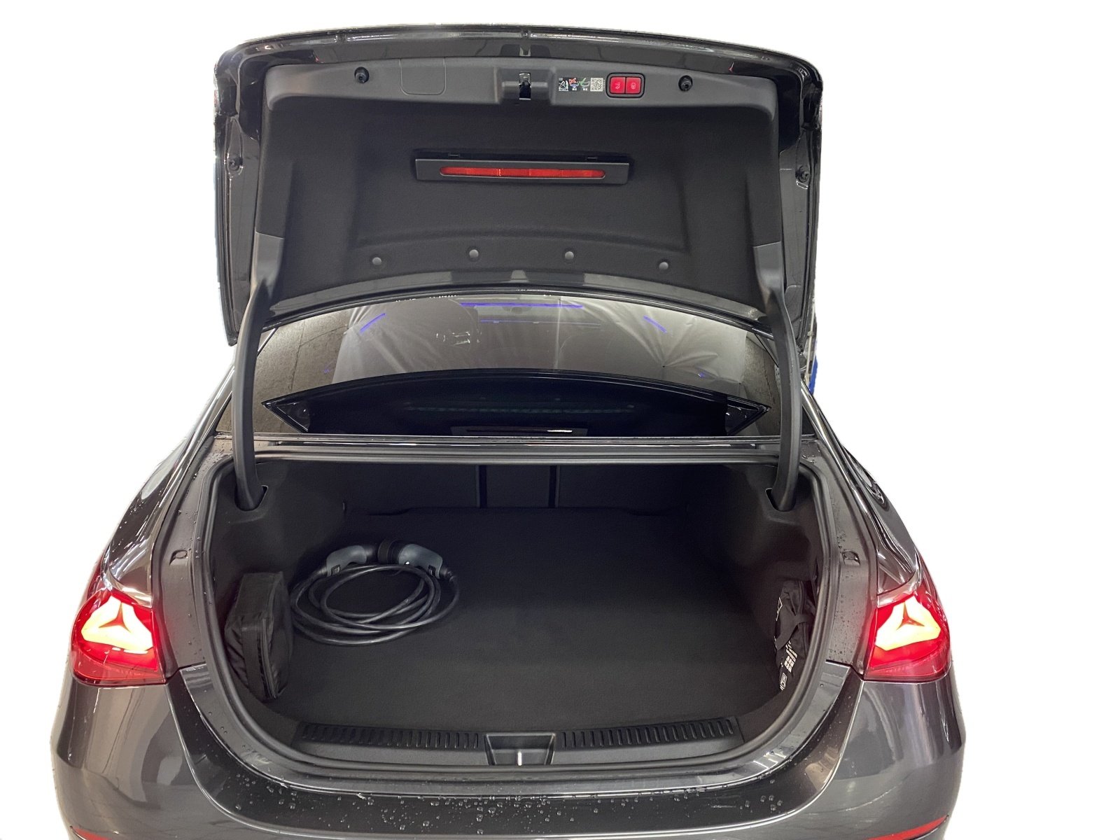 MERCEDES-BENZ E 400 e AMG Line 4MATIC, Plug-in-Hybrid Benzin/Elektro, Occasion / Gebraucht, Automatik - 6