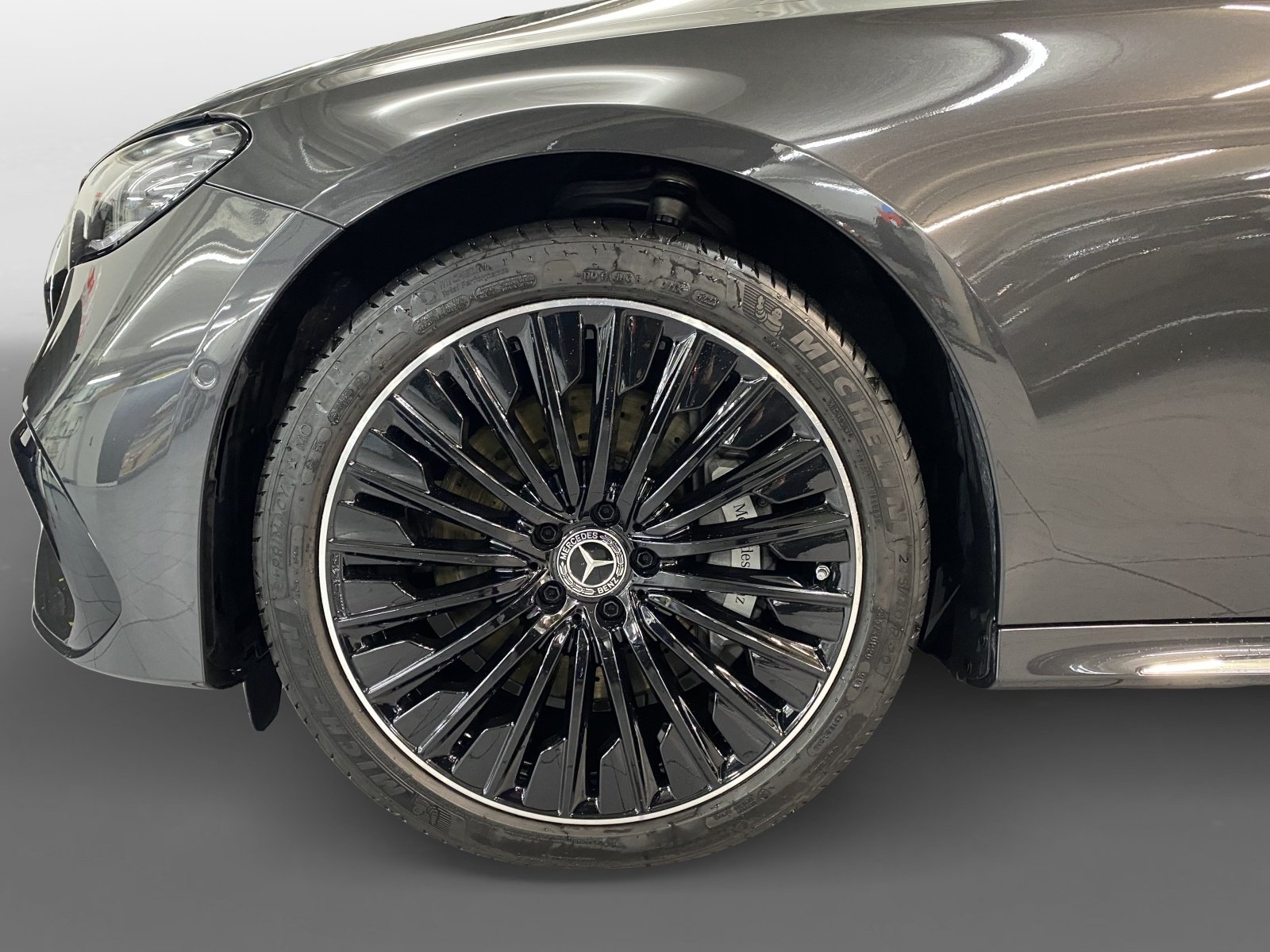 MERCEDES-BENZ E 400 e AMG Line 4MATIC, Plug-in-Hybrid Benzin/Elektro, Occasion / Gebraucht, Automatik - 7