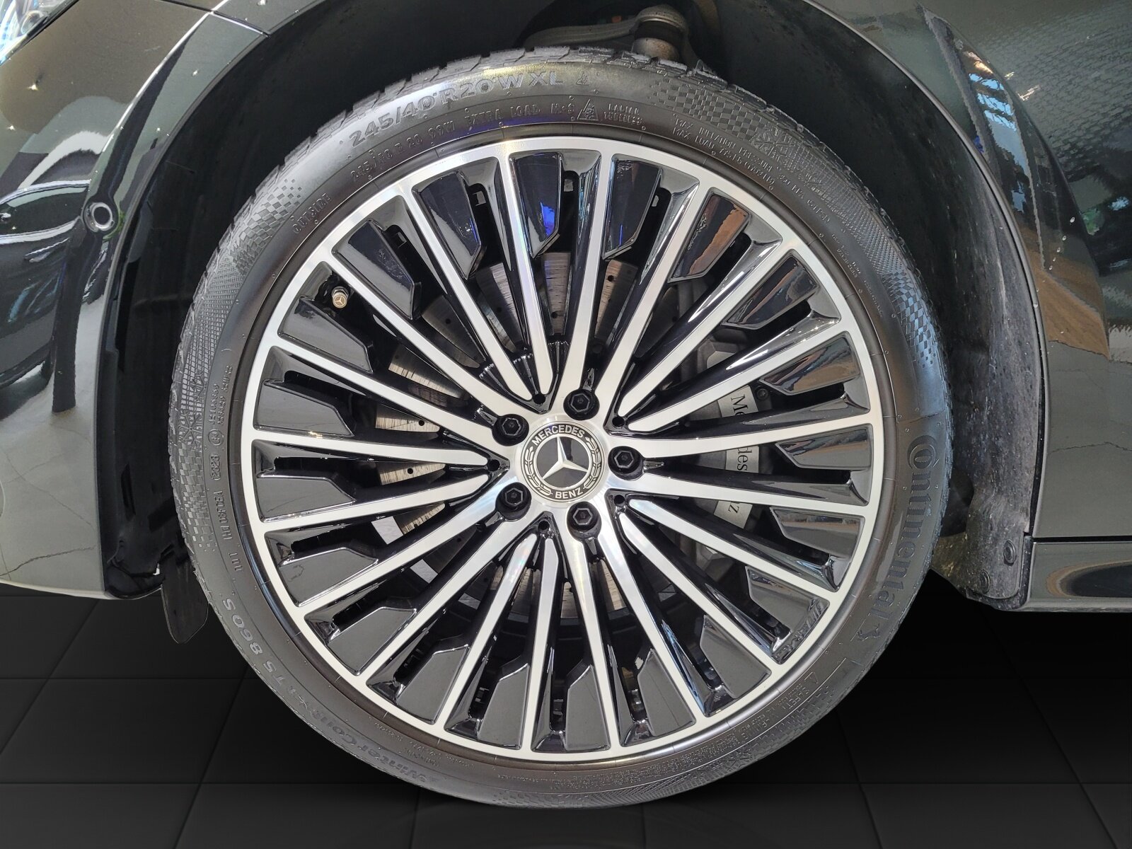 MERCEDES-BENZ E 400 e AMG Line 4matic, Hybride Rechargeable Essence/Électricité, Occasion / Utilisé, Automatique - 2