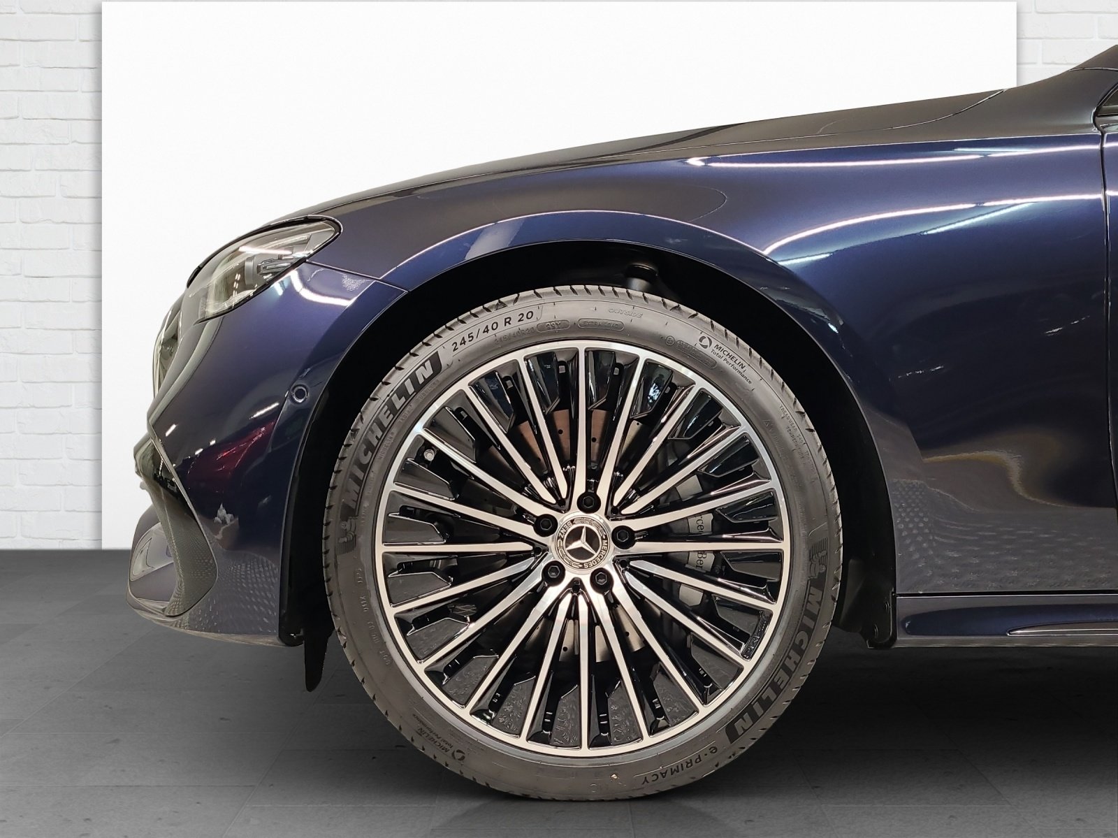 MERCEDES-BENZ E 400 e AMG Line 4matic, Plug-in-Hybrid Benzin/Elektro, Vorführwagen, Automatik - 6