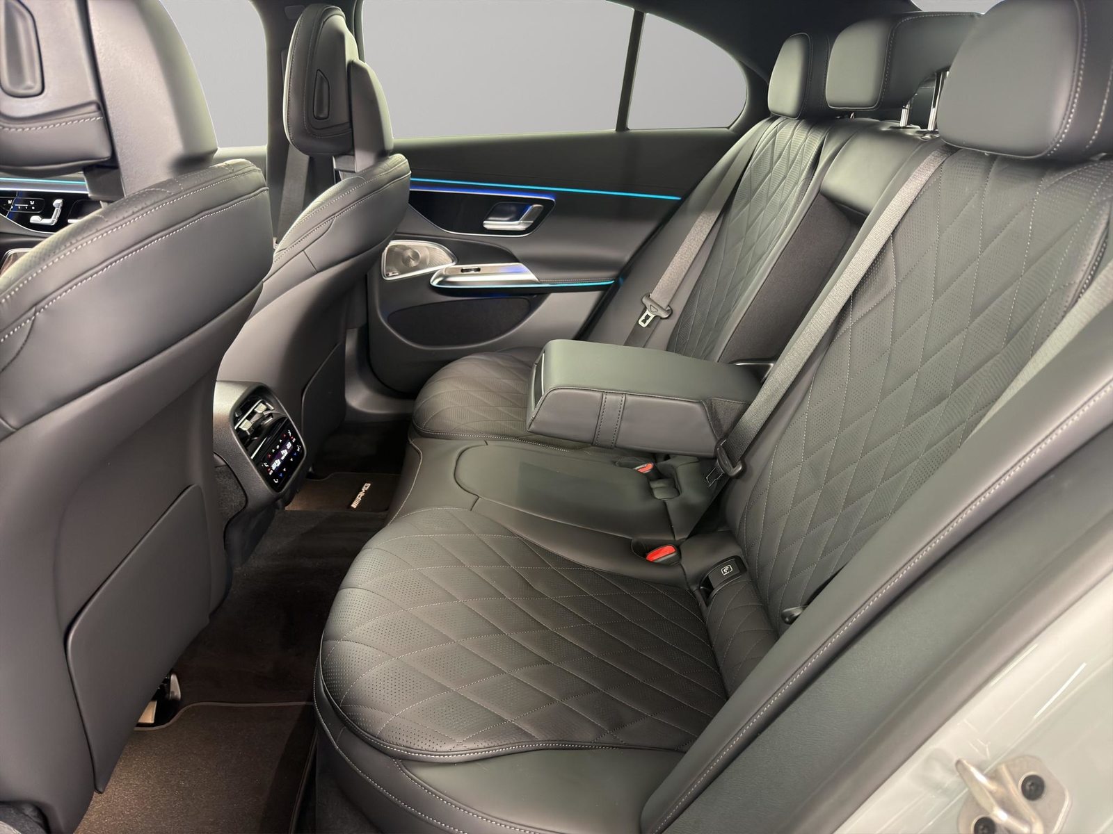 MERCEDES-BENZ E 450 d AMG Line 4matic, Mild-Hybrid Diesel/Elektro, Neuwagen, Automatik - 6