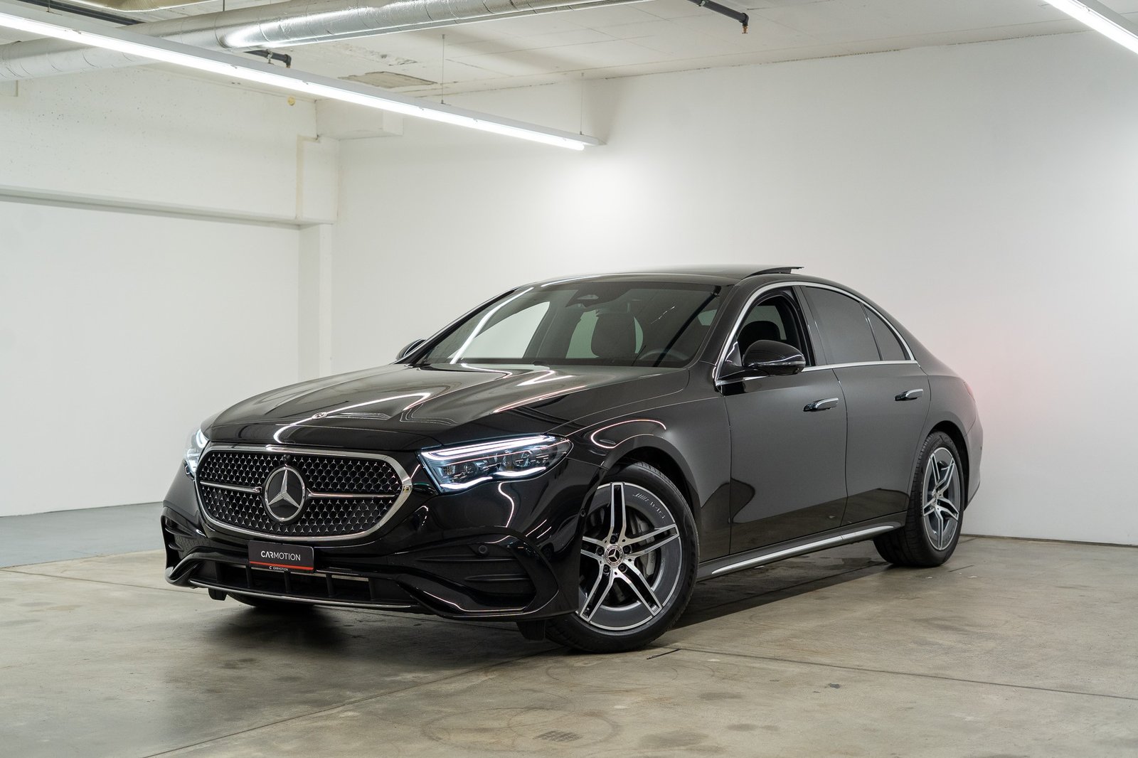 MERCEDES-BENZ E 450 AMG Line 4matic / Panorama-Schiebedach / 360° Kamera /