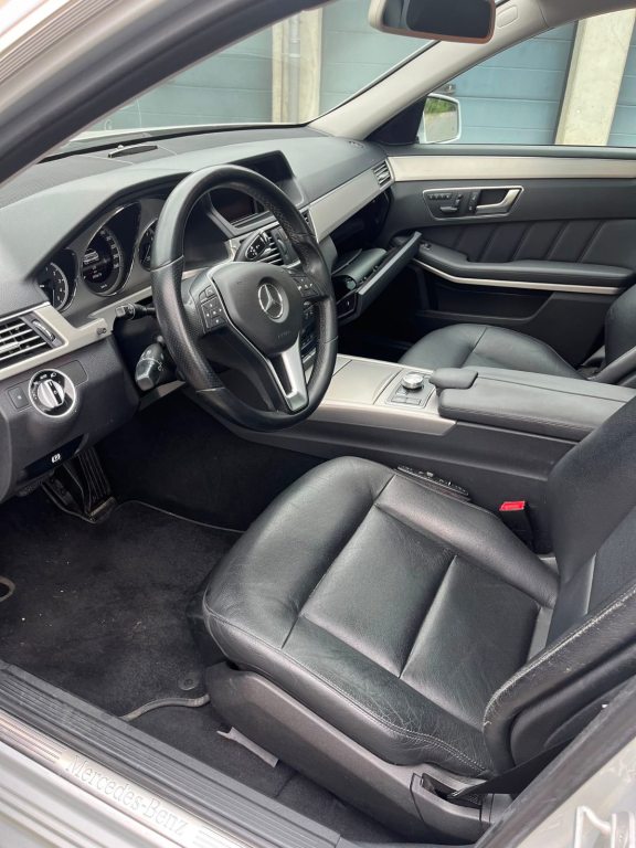 MERCEDES-BENZ E 500 V8 BlueEF Avantg. 4matic, Essence, Occasion / Utilisé, Automatique - 7
