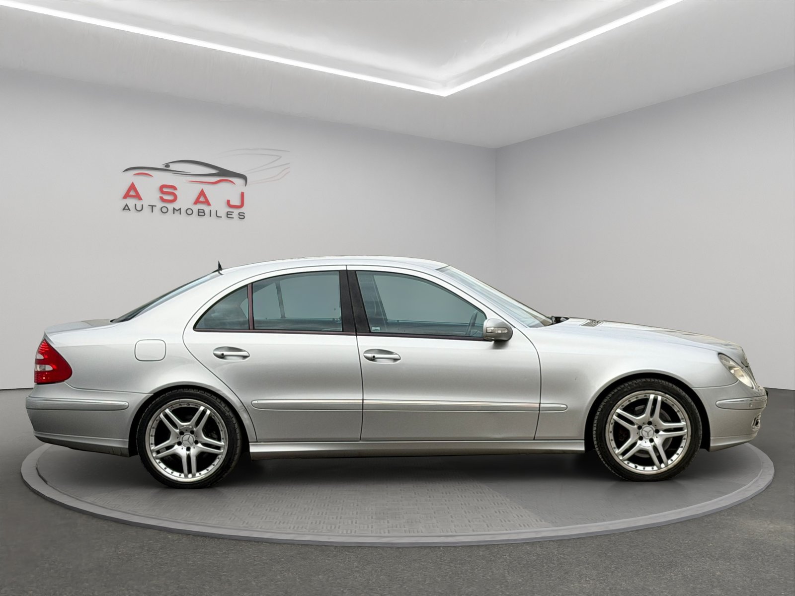 MERCEDES-BENZ E 500 Avantgarde 4Matic Automatic, Petrol, Second hand / Used, Automatic