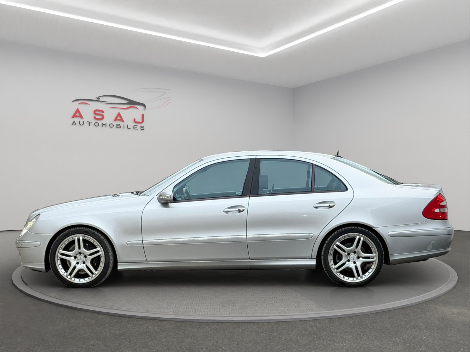 MERCEDES-BENZ E 500 Avantgarde 4Matic Automatic, Petrol, Second hand / Used, Automatic - 5