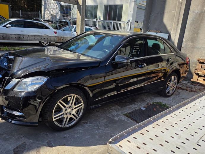 MERCEDES-BENZ E-Klasse W212 E 500 V8 BlueEF Eleg. 4matic, Benzina, Occasioni / Usate, Automatico