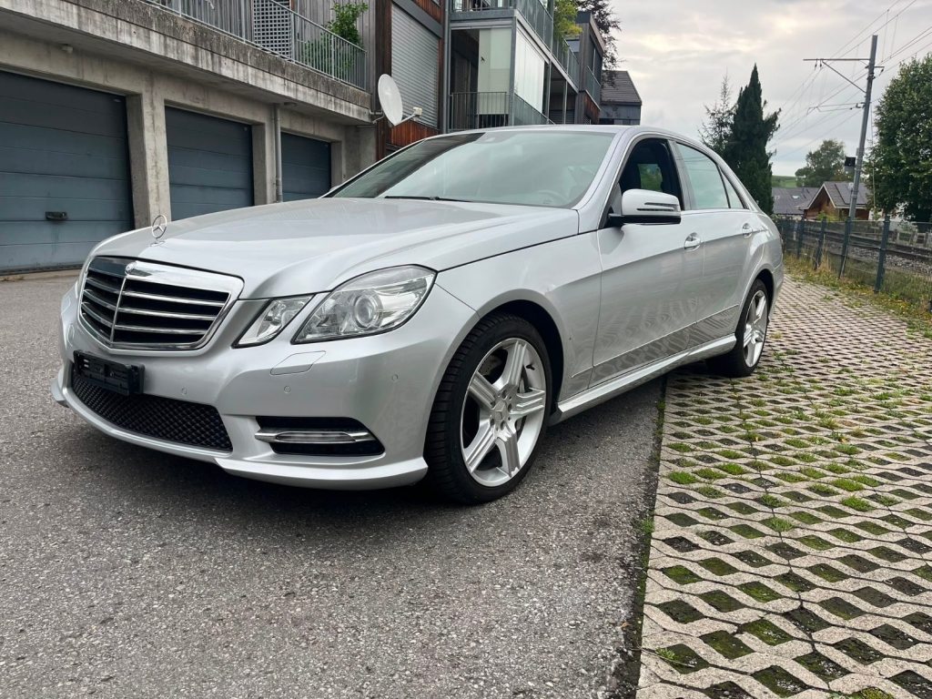 MERCEDES-BENZ E 500 V8 BlueEF Avantg. 4matic, Essence, Occasion / Utilisé, Automatique - 2