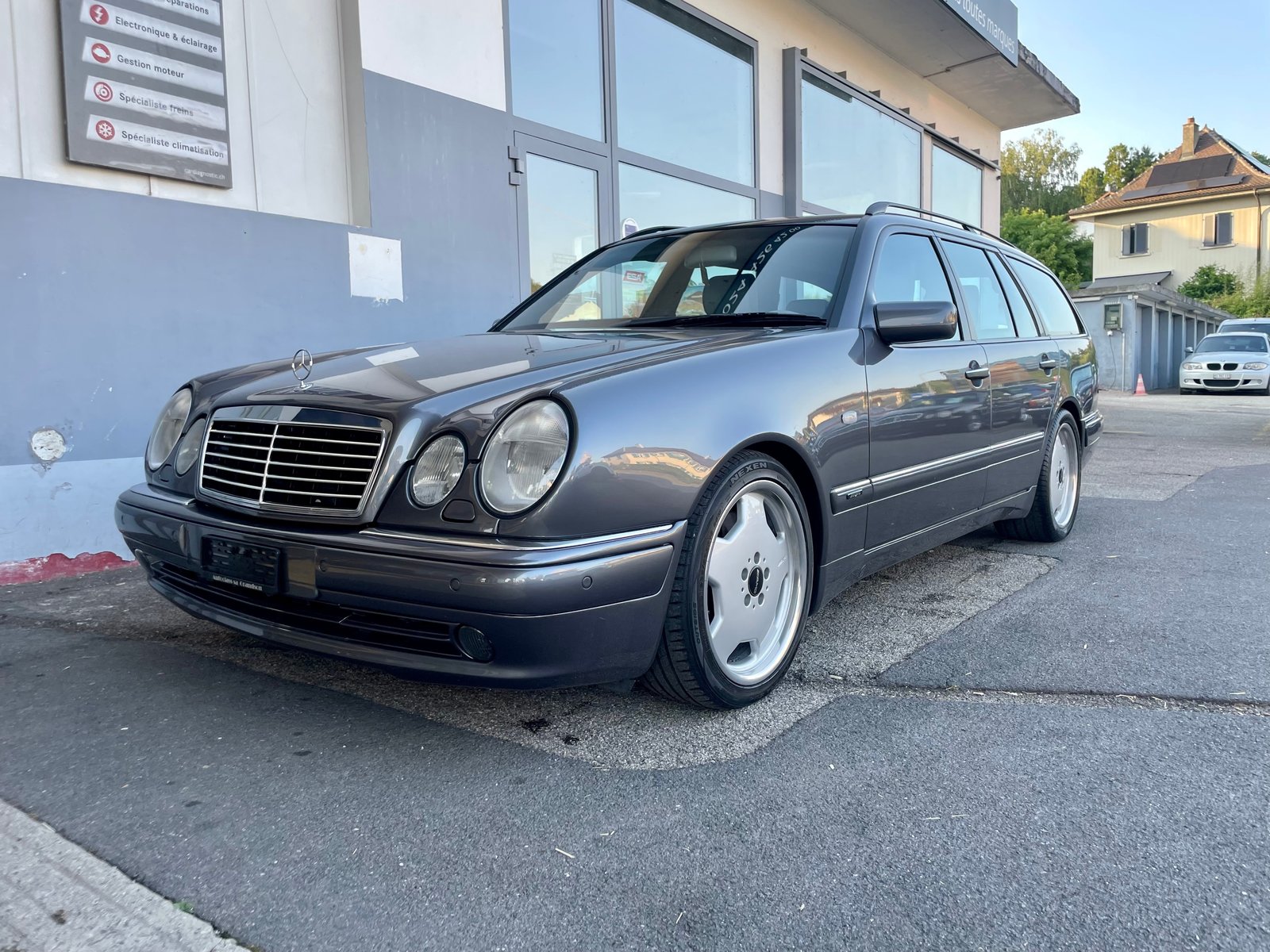 MERCEDES-BENZ E 55 AMG Avantgarde Automatic