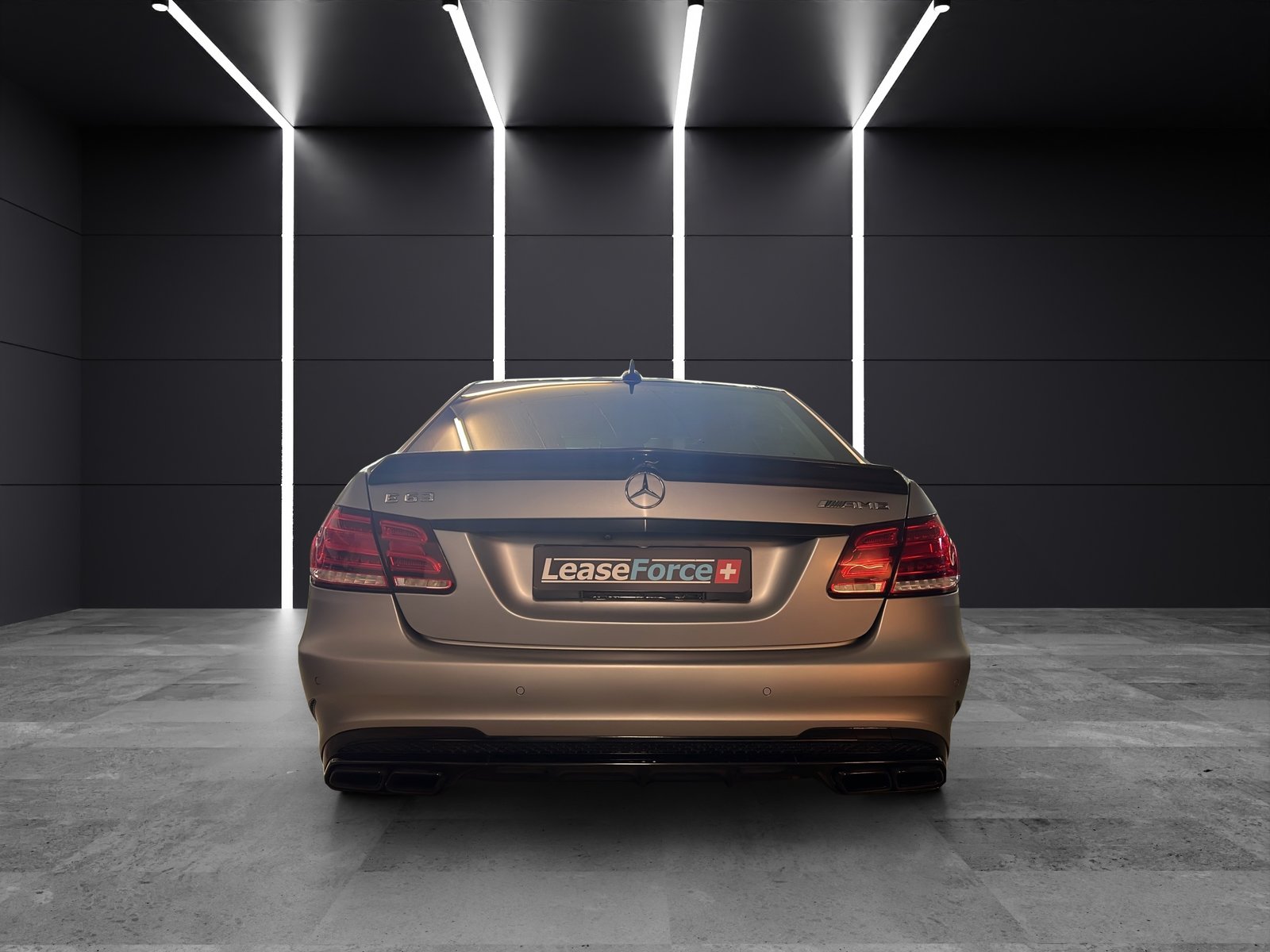 MERCEDES-BENZ E 63 AMG 4Matic Speedshift Frozen Grey Matt mit 750PS & 1000, Benzina, Occasioni / Usate, Automatico - 5