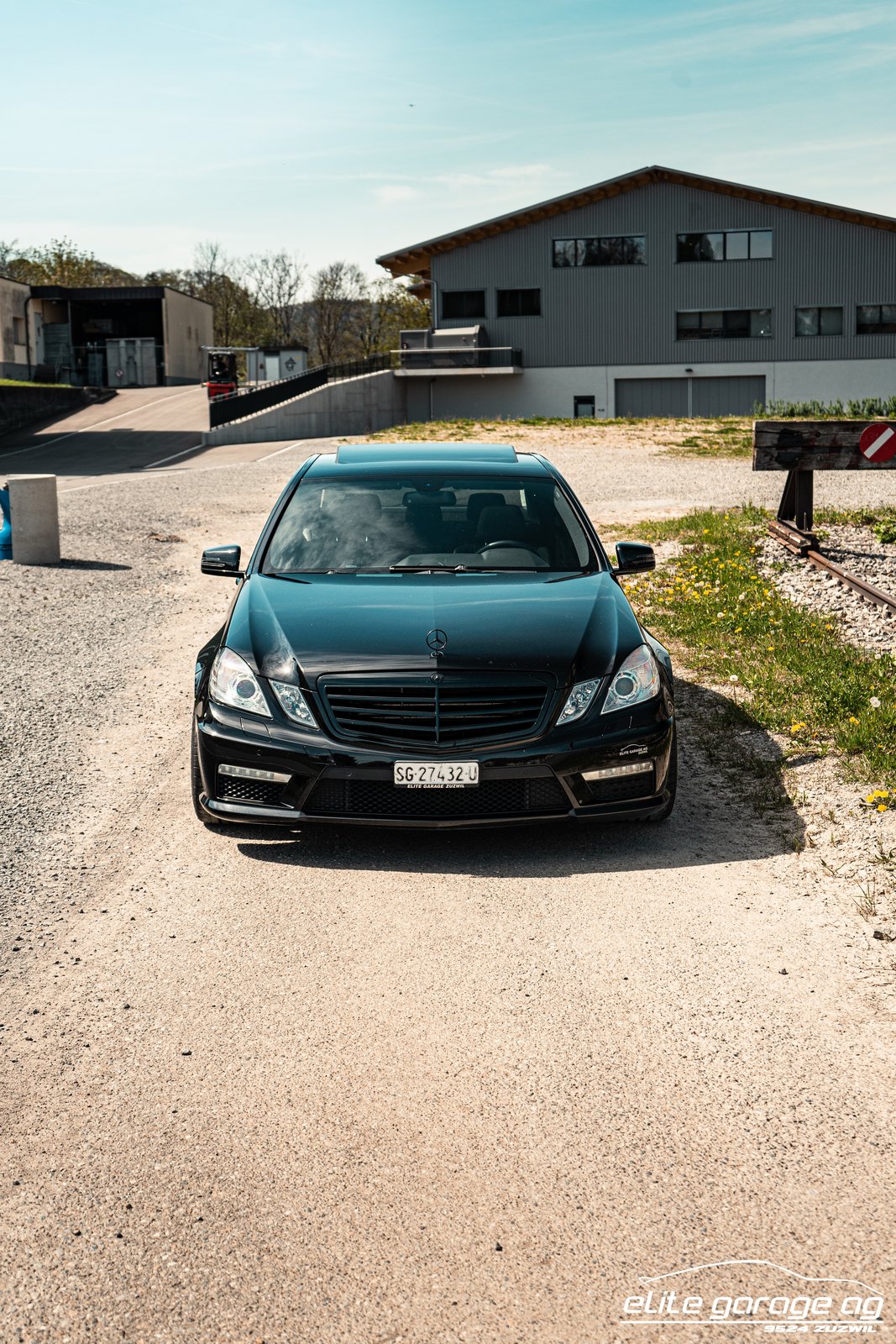MERCEDES-BENZ E 63 AMG Speedshift MCT ALL BLACK LIEBHABERFAHRZEUG, Benzin, Occasion / Gebraucht, Automatik - 5