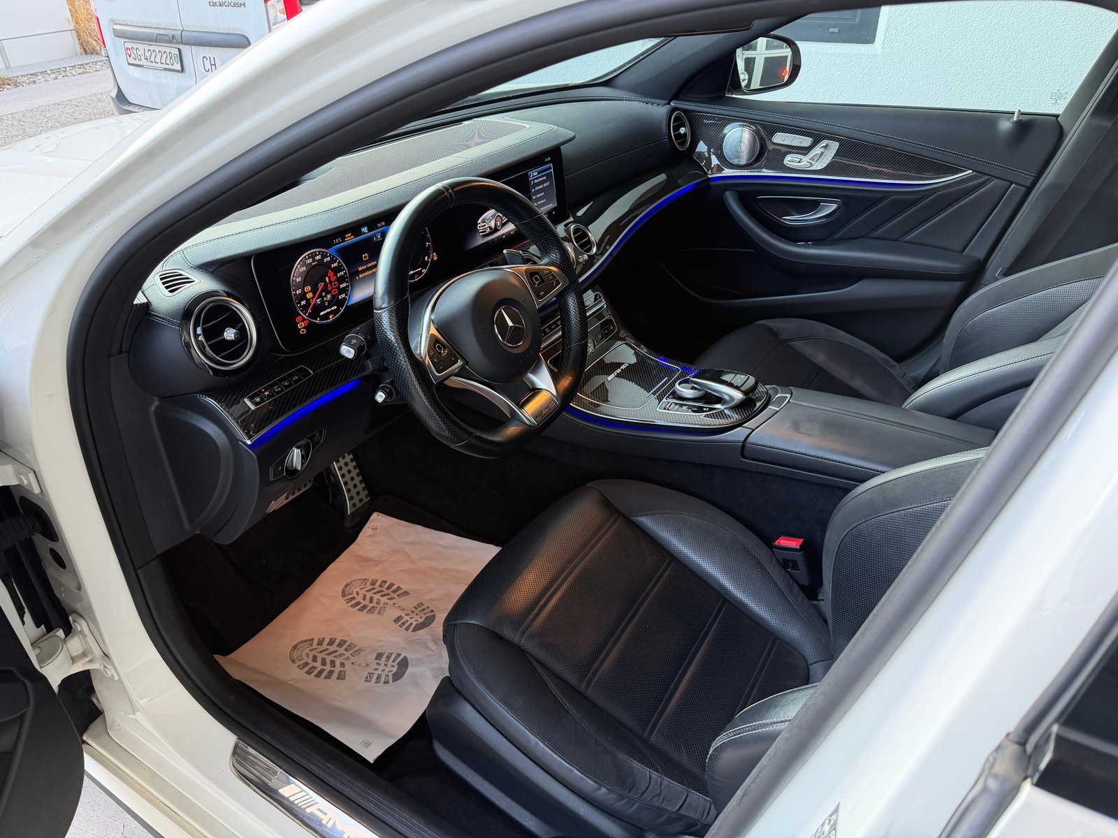 MERCEDES-BENZ E 63 AMG 4Matic Speedshift MCT, Benzin, Occasion / Gebraucht, Automatik - 7