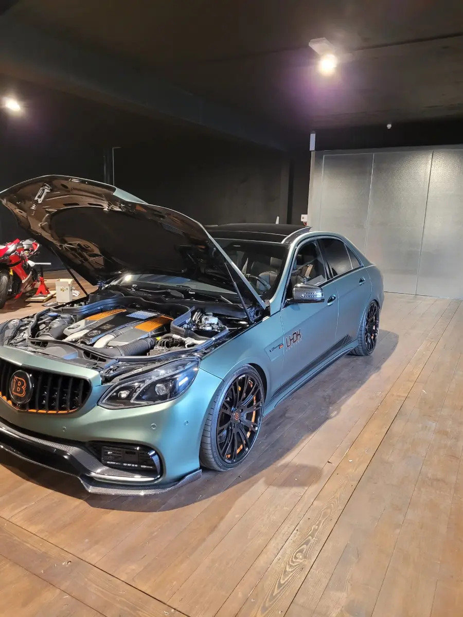 MERCEDES-BENZ E 63 AMG Brabus, Essence, Occasion / Utilisé, Automatique - 2