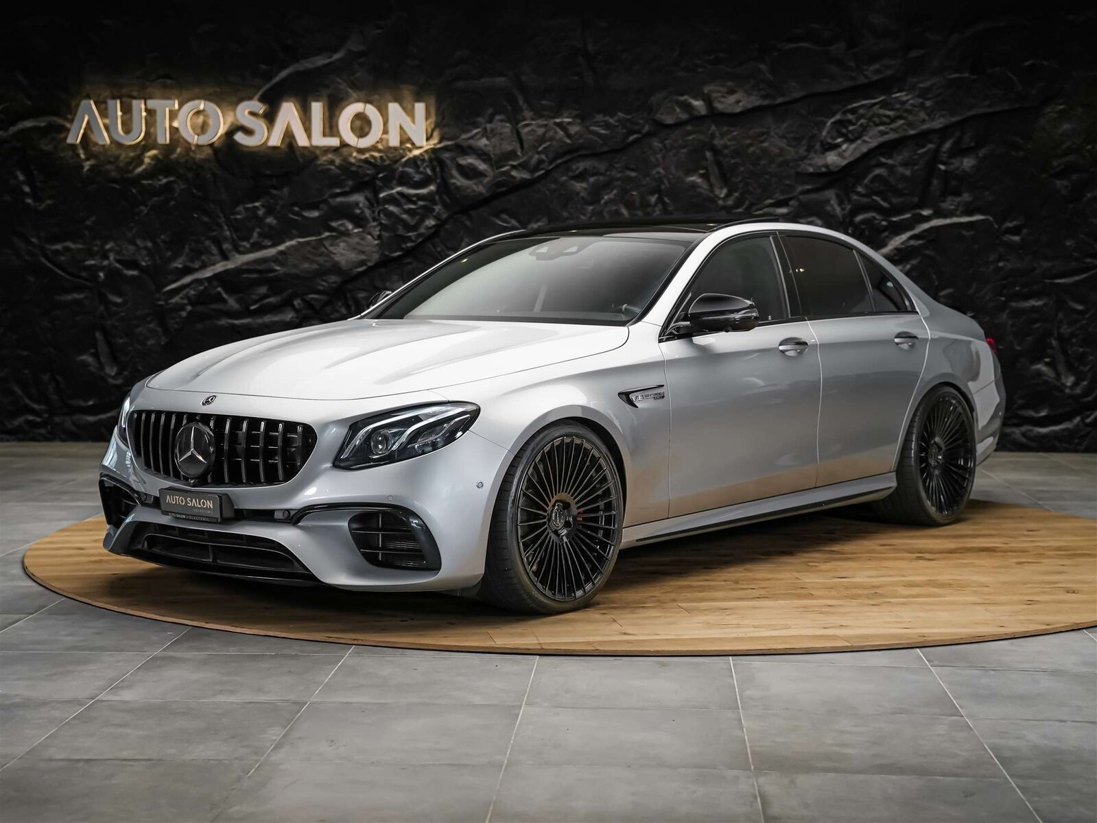 MERCEDES-BENZ E 63 S AMG 4matic *21 Felgen*Panorama*Sitzbel