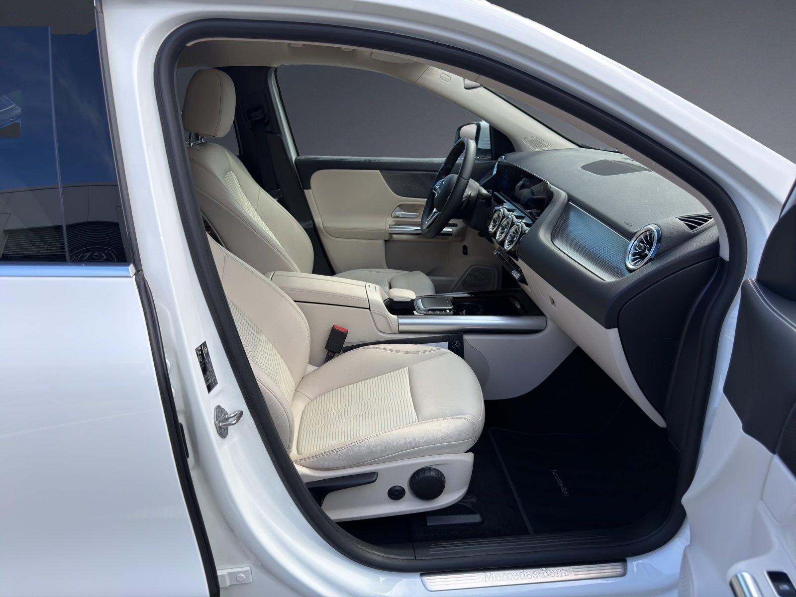 MERCEDES-BENZ EQA 250, Elettrica, Occasioni / Usate, Automatico - 7