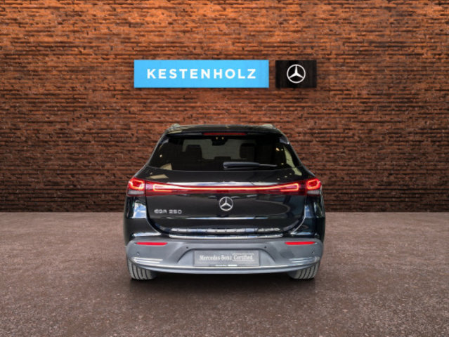 MERCEDES-BENZ EQA 250, Occasion / Gebraucht, Automatik - 6