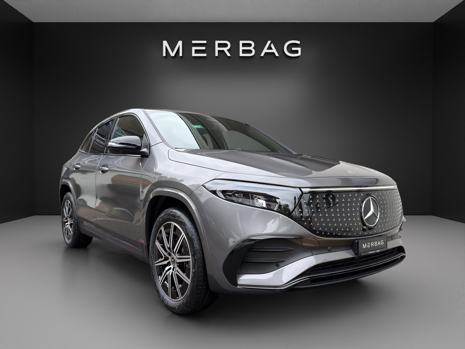 MERCEDES-BENZ EQA 300 66,5kWh 4Matic Swiss Star