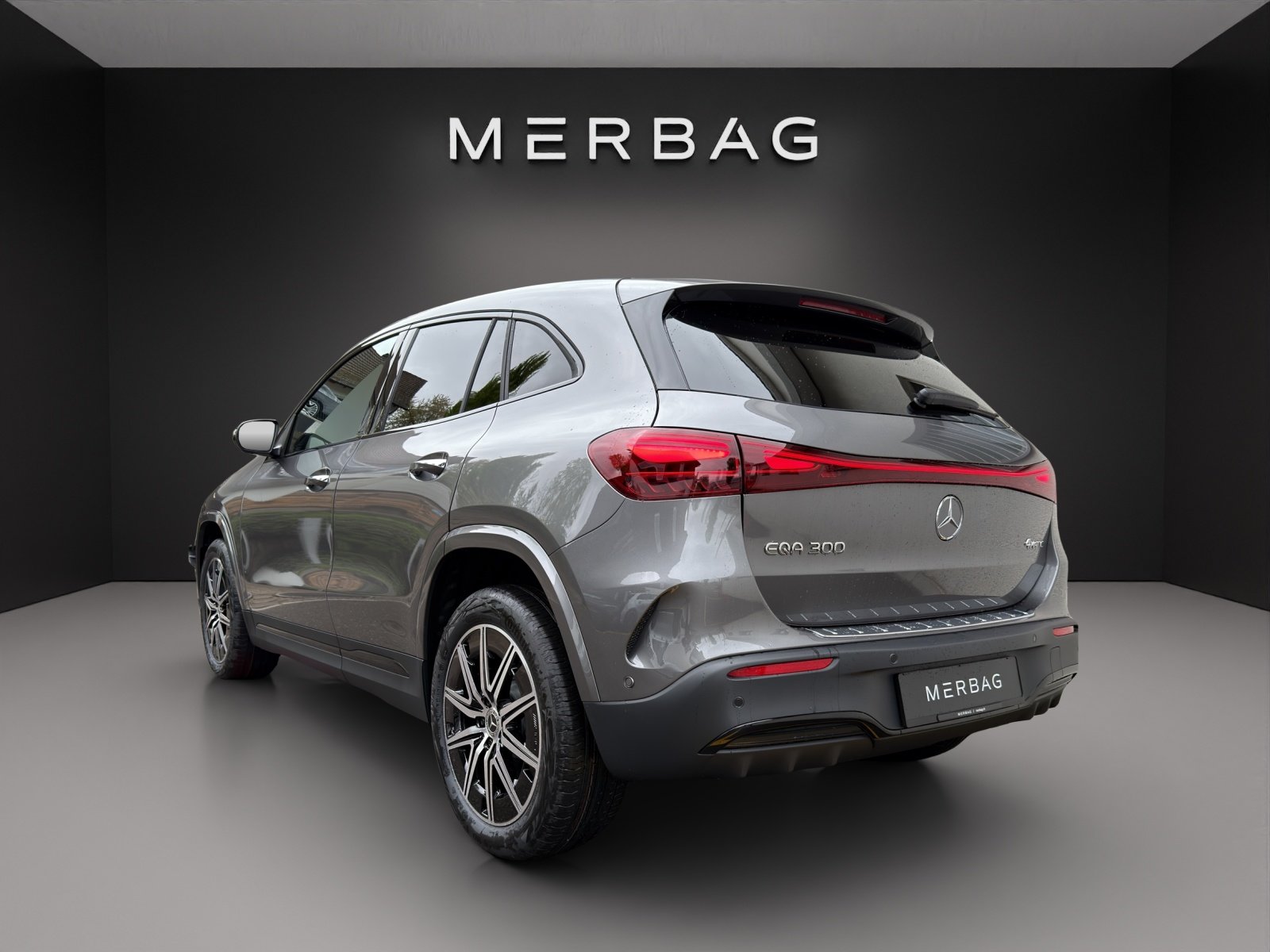 MERCEDES-BENZ EQA 300 66,5kWh 4Matic Swiss Star, Électrique, Voiture nouvelle, Automatique - 5