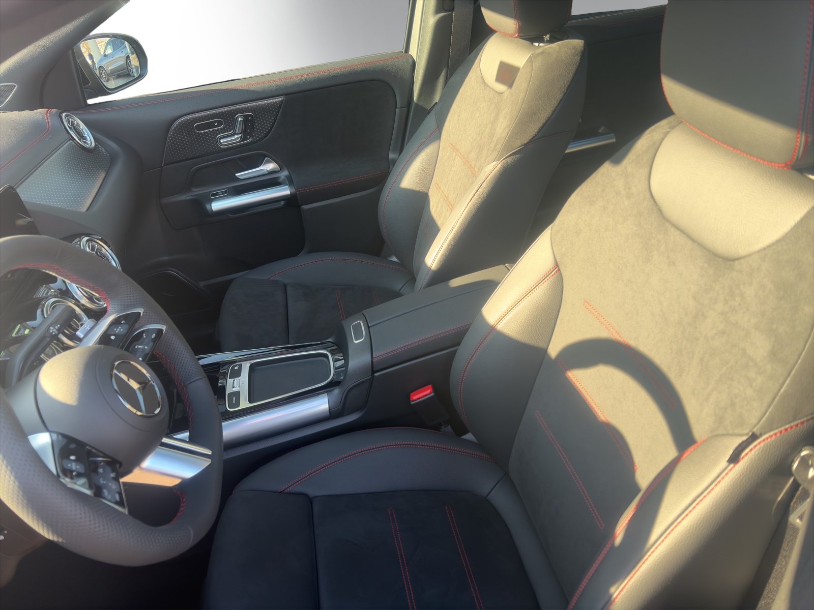 MERCEDES-BENZ EQA 300 66,5kWh 4Matic Excellence, Électrique, Voiture nouvelle, Automatique - 7