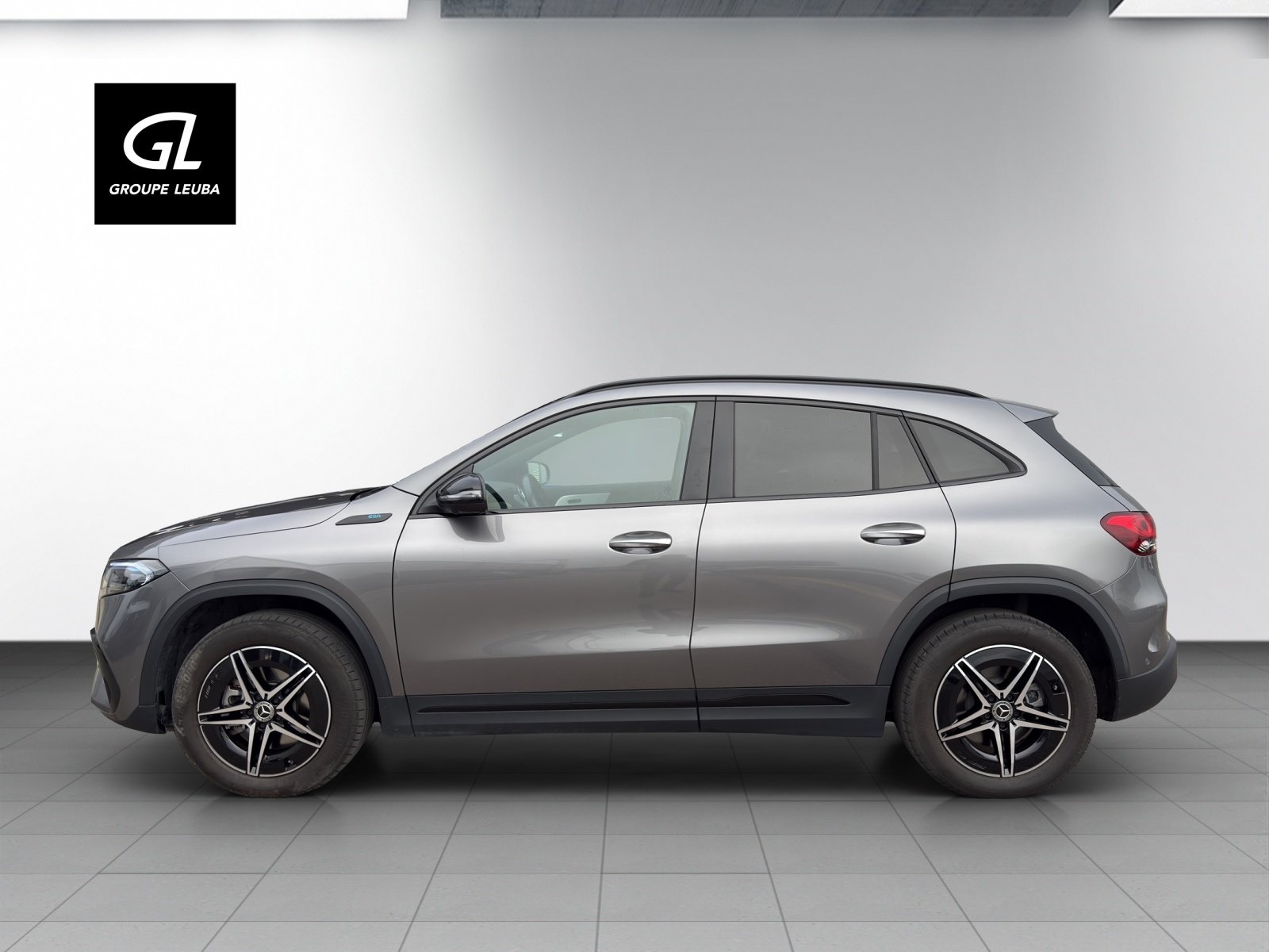 MERCEDES-BENZ EQA 300 AMG Line 4Matic, Electric, Second hand / Used, Automatic - 5