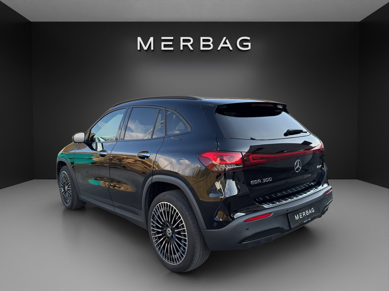 MERCEDES-BENZ EQA 300 AMG Line 4Matic, Elektro, Occasion / Gebraucht, Automatik - 3