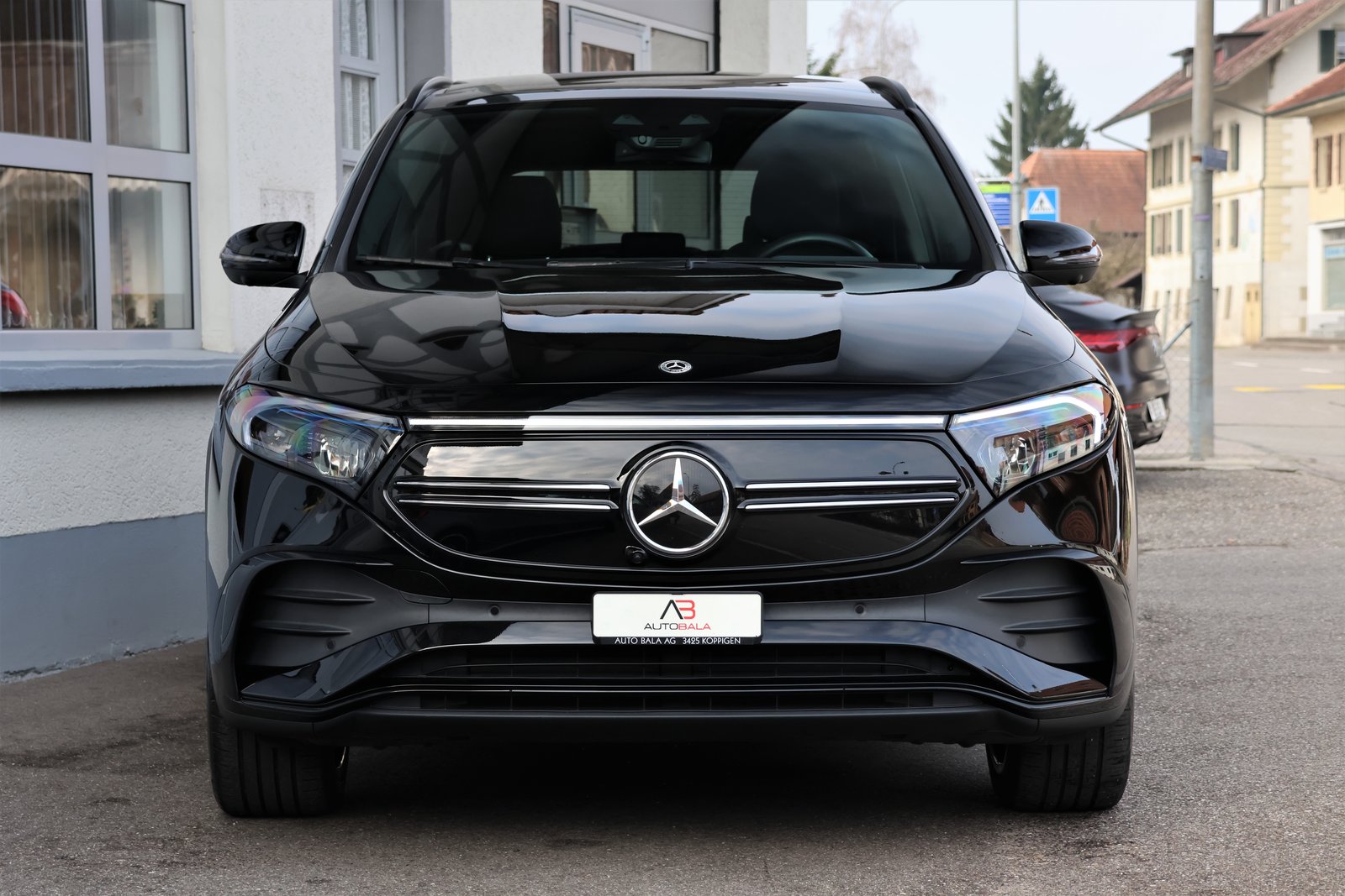 MERCEDES-BENZ EQA 300 AMG Line 4Matic, Elettrica, Occasioni / Usate, Automatico - 2