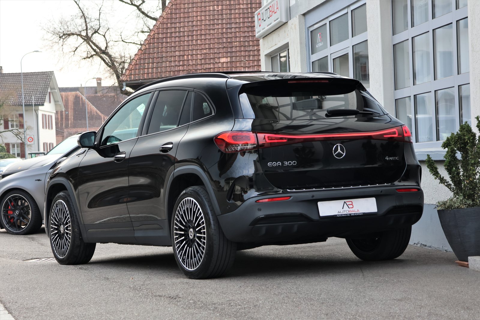 MERCEDES-BENZ EQA 300 AMG Line 4Matic, Elettrica, Occasioni / Usate, Automatico - 3
