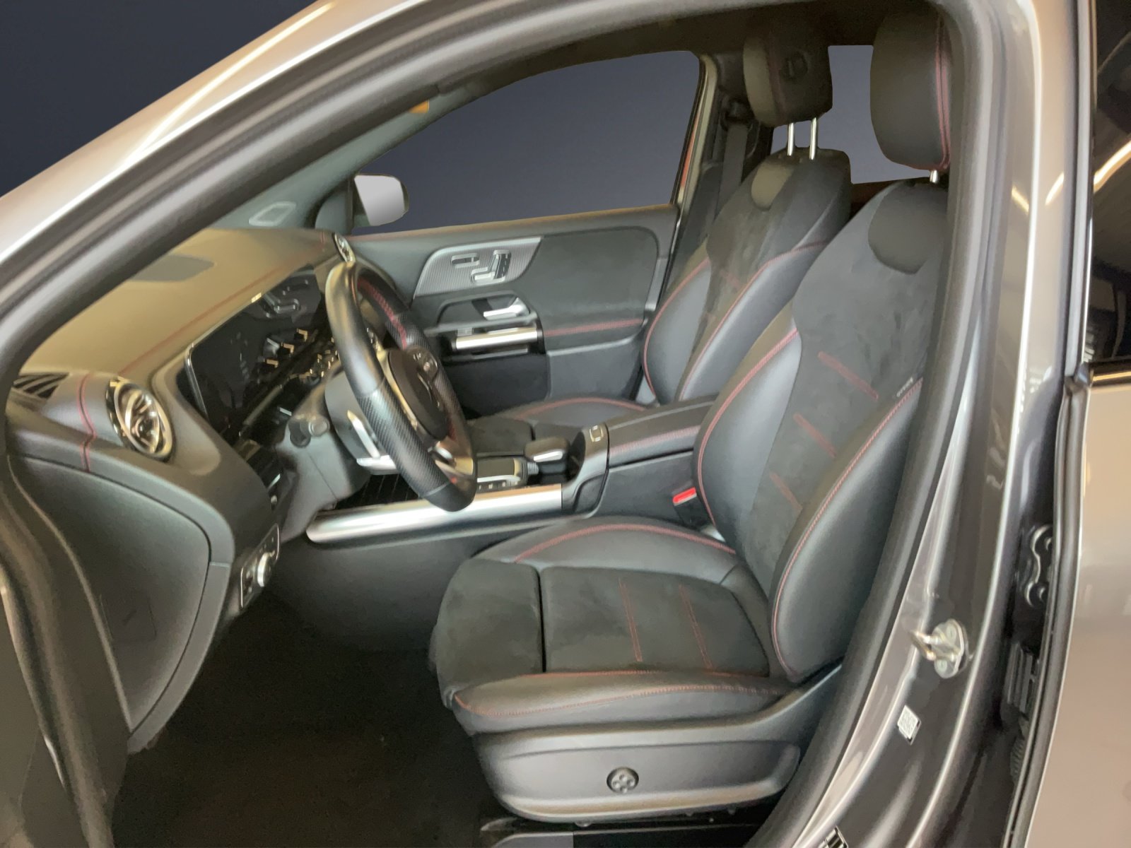 MERCEDES-BENZ EQA 300 AMG Line 4Matic, Électrique, Occasion / Utilisé, Automatique - 7