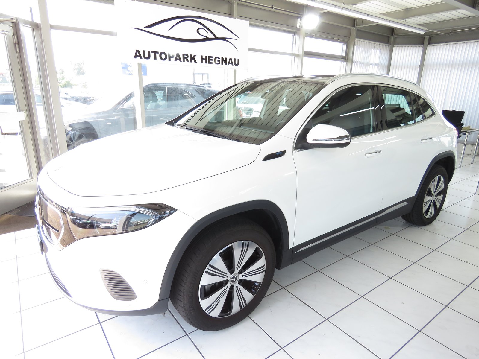 MERCEDES-BENZ EQA 300 4-Matic