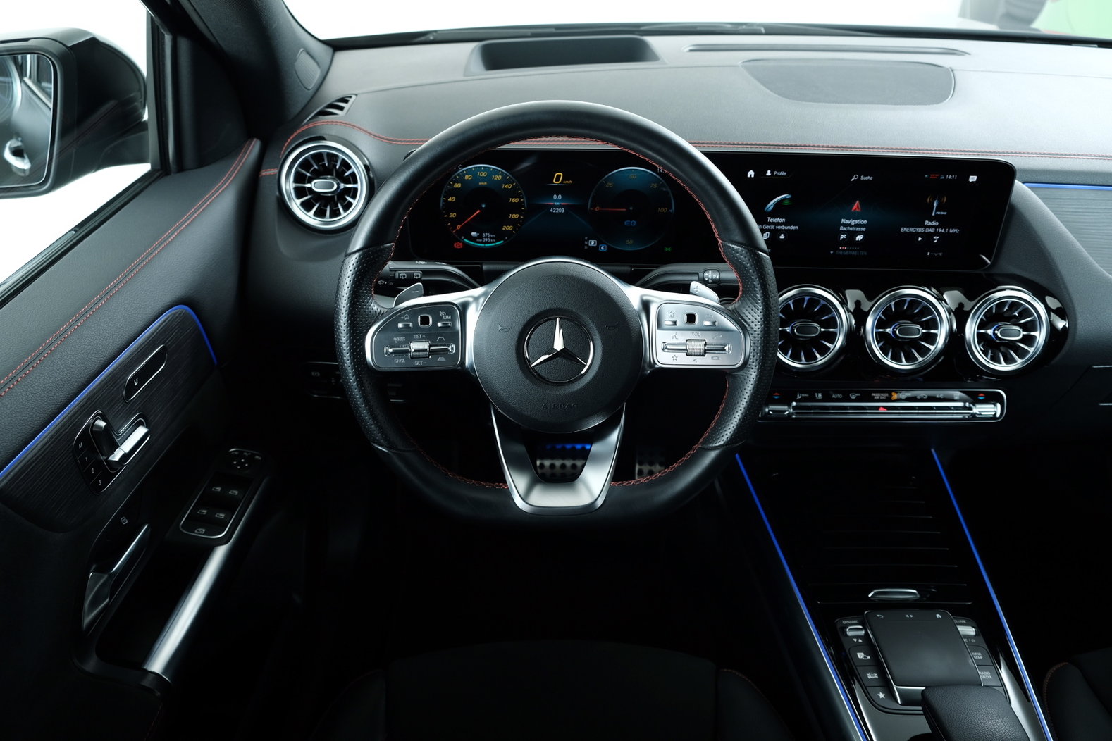 MERCEDES-BENZ EQA 300 AMG Line 4Matic, Électrique, Occasion / Utilisé, Automatique - 7